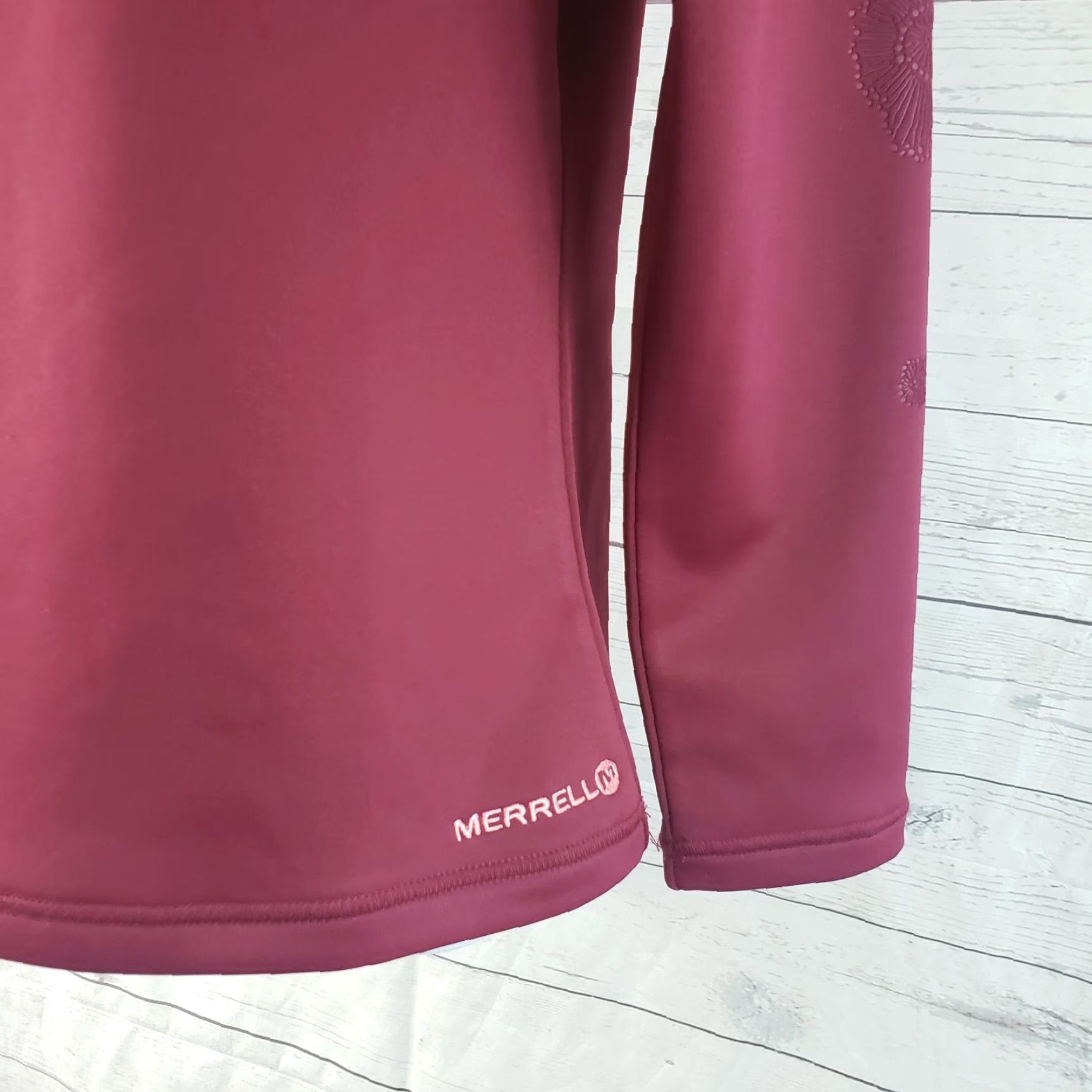 Merrell Merrell Womens Mock Neck Pullover Sz Medium Berry Floral Lasercut Shirt Pullover Red 90s? Size M / US 6-8 / IT 42-44 - 6 Thumbnail