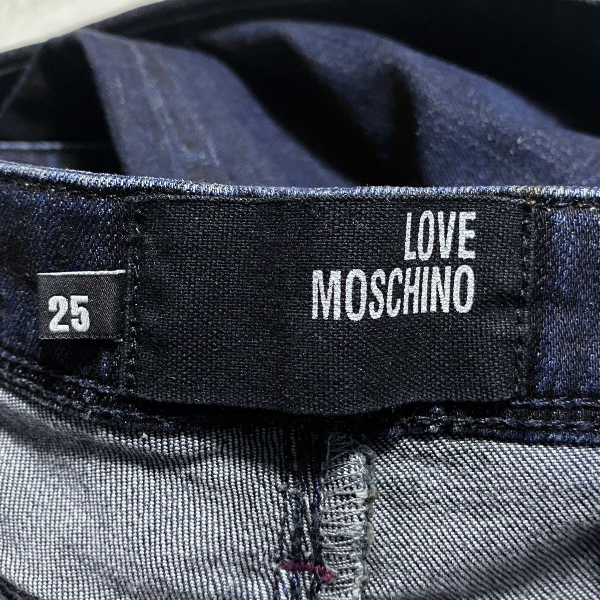 Love Moschino Love Moschino Navy Jeans Denim Embroidered Logo Streetwear Size 25" / US 0 / IT 36 - 21 Thumbnail