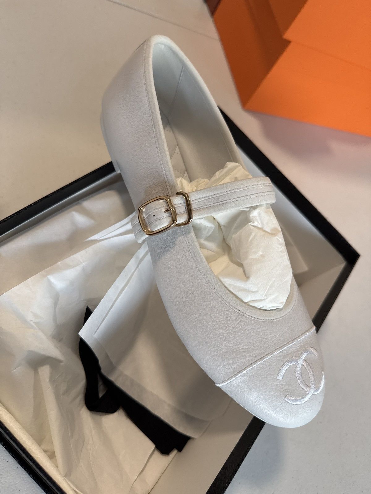 Chanel Chanel white Mary Jane size 41.5 Size US 11.5 / IT 41.5 - 1 Thumbnail