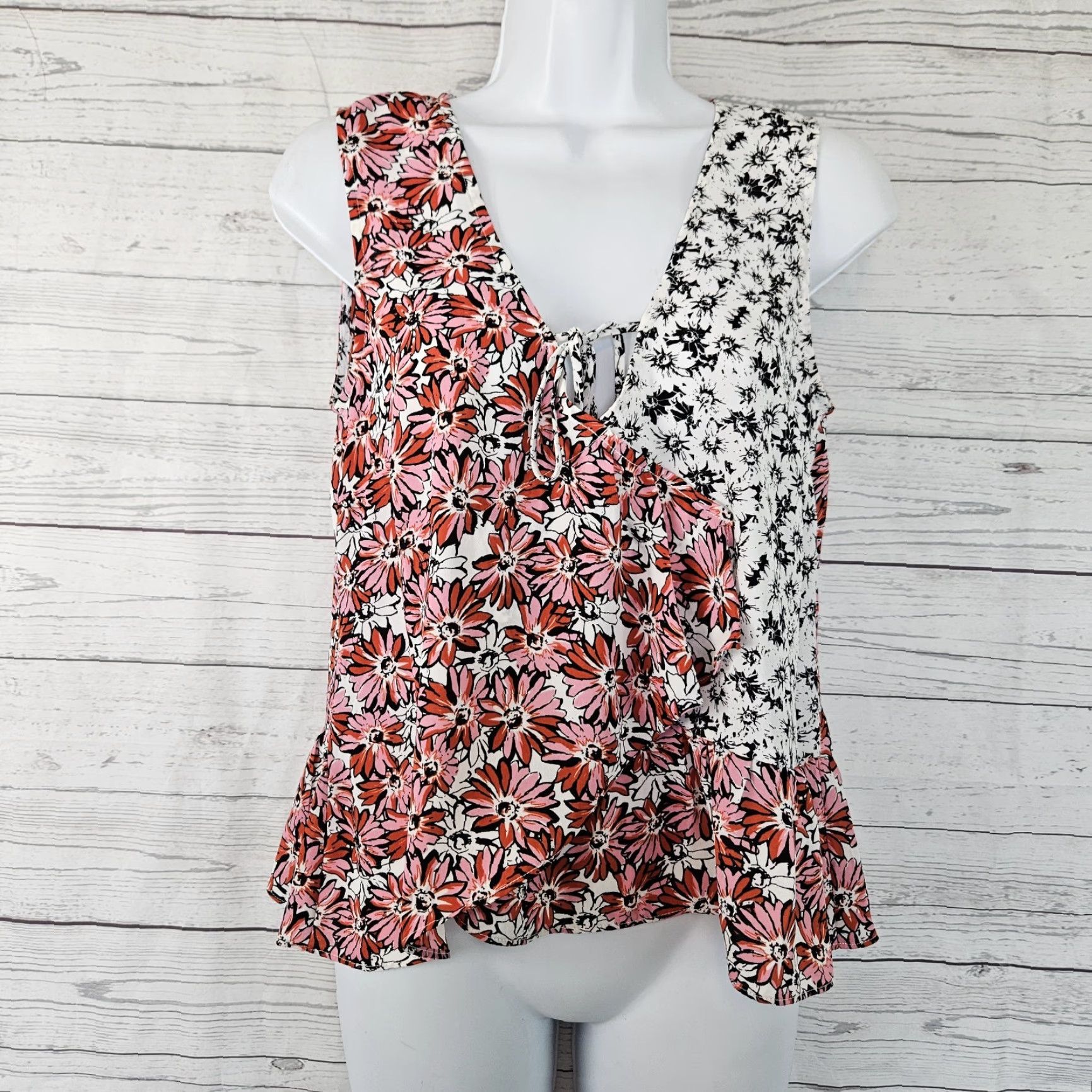 Vintage Cabi Seraphina Top Womens Blouse Sleeveless Floral Pink Red Size S Small Womens Shirt Size S / US 4 / IT 40 - 2 Thumbnail