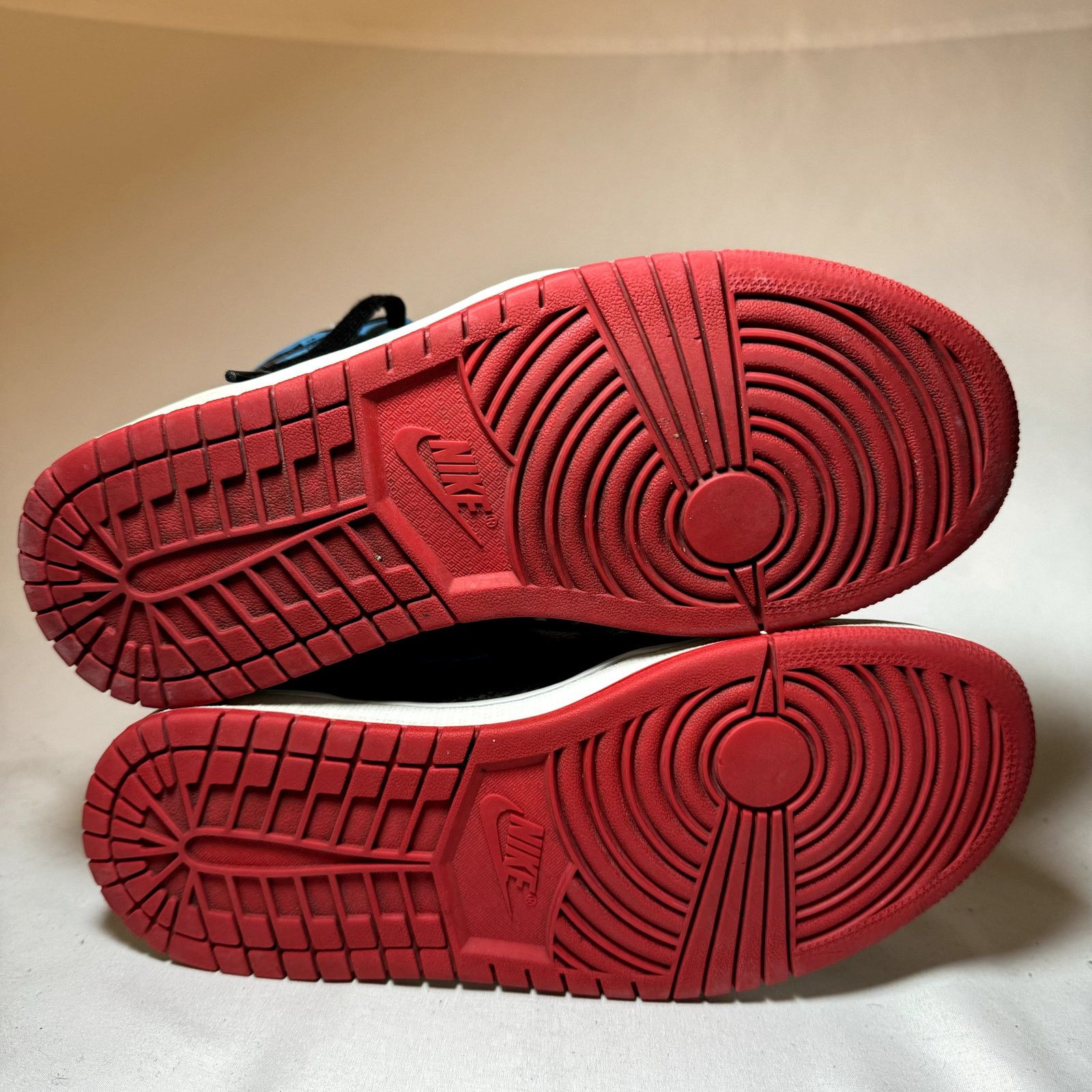 Jordan Brand × Nike Nike Air Jordan 1 High OG NC to Chi Women's Shoes - Size 9.5 Size US 9.5 / IT 39.5 - 6 Thumbnail
