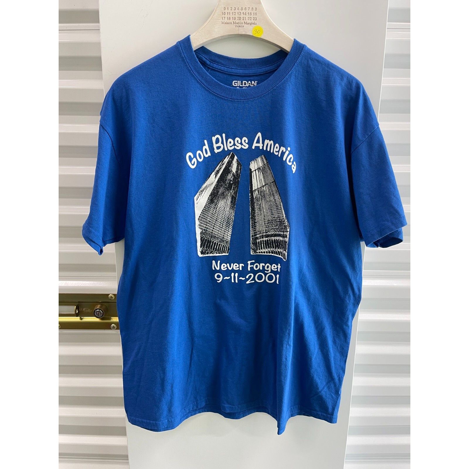 Gildan VTG FDNY NYPD 9/11 GOD BLESS AMERICA TWIN TOWERS FREEDOM TOW Size US XL / EU 56 / 4 - 1 Thumbnail