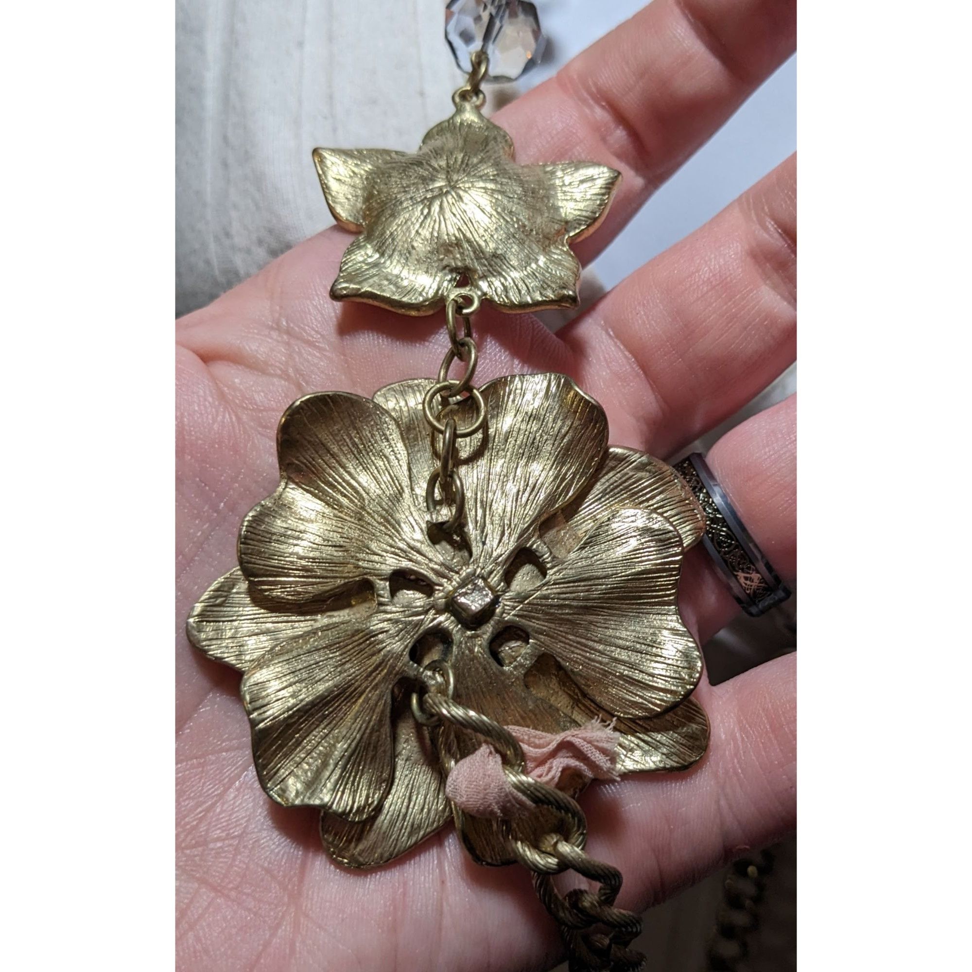 Other Vintage Glam Gold Floral Statement Necklace Size ONE SIZE - 10 Thumbnail