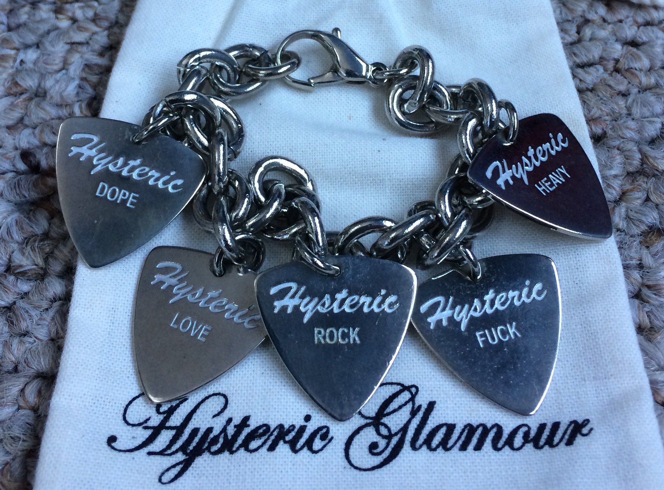 Hysteric Glamour Hysteric Glamour Guitar Pick Charm Bracelet + Bag Size ONE SIZE - 1 Thumbnail