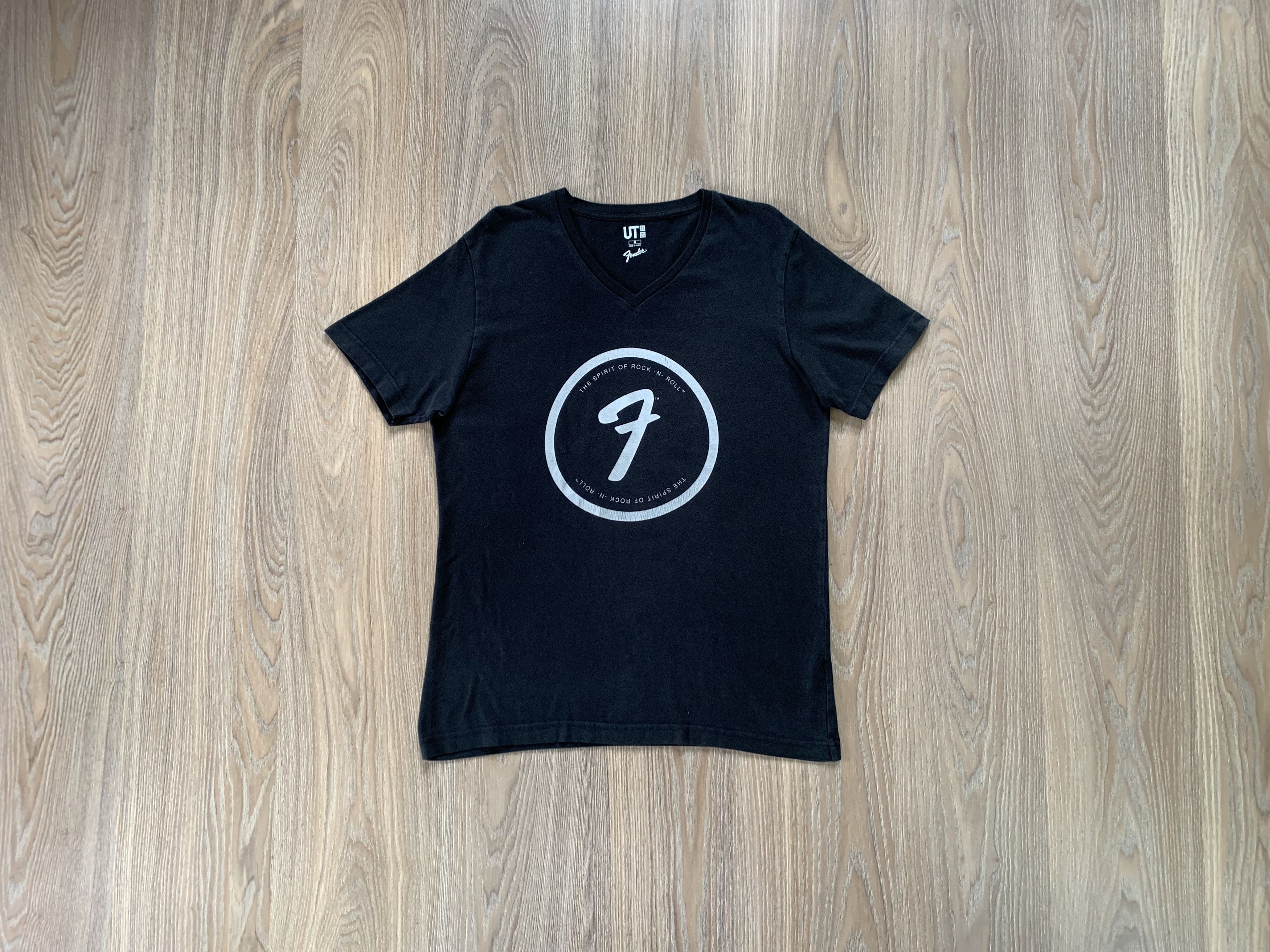 Fender × Japanese Brand × Uniqlo Uniqlo Fender Electric Guitars Cotton Printed T-Shirt Size US M / EU 48-50 / 2 - 1 Thumbnail