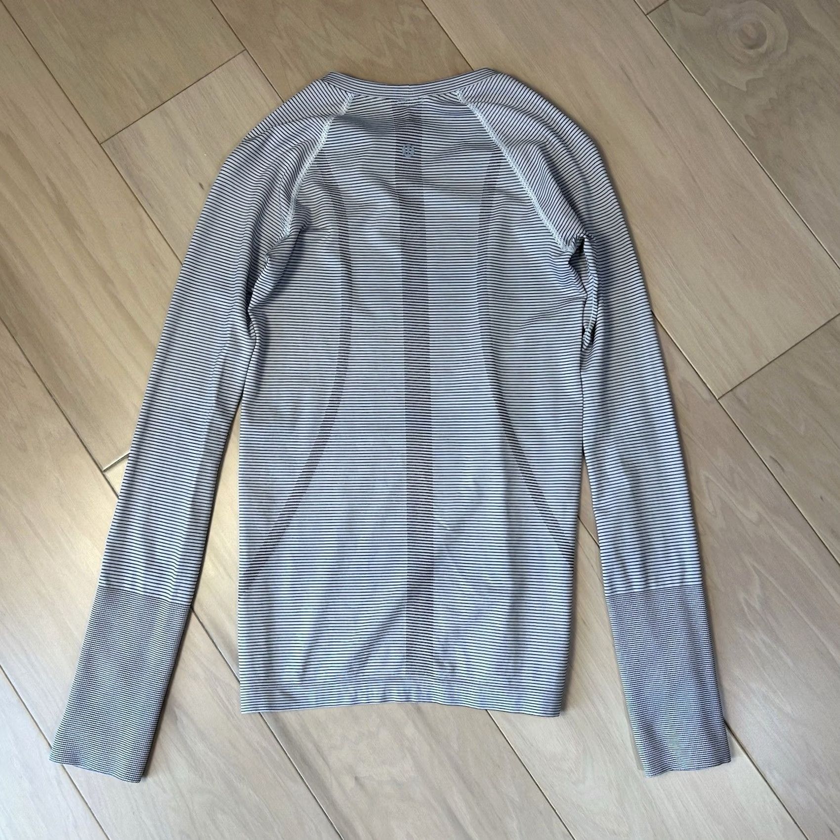Lululemon Lululemon Swiftly Tech Long Sleeve Crew Top Women’s 4 Size S / US 4 / IT 40 - 2 Thumbnail