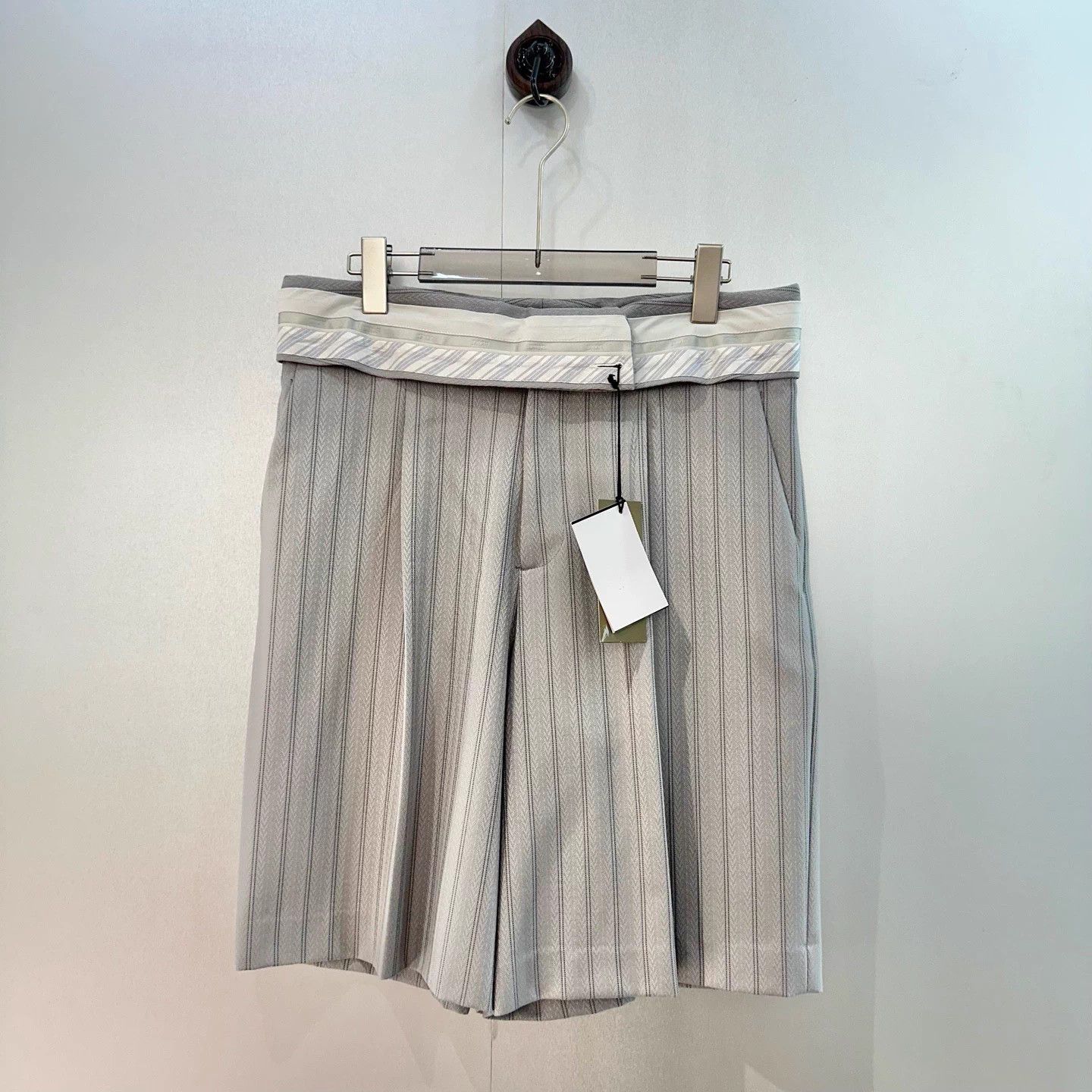 Dior Dior old money logo stripe short NWT Size US 32 / EU 48 - 2 Thumbnail