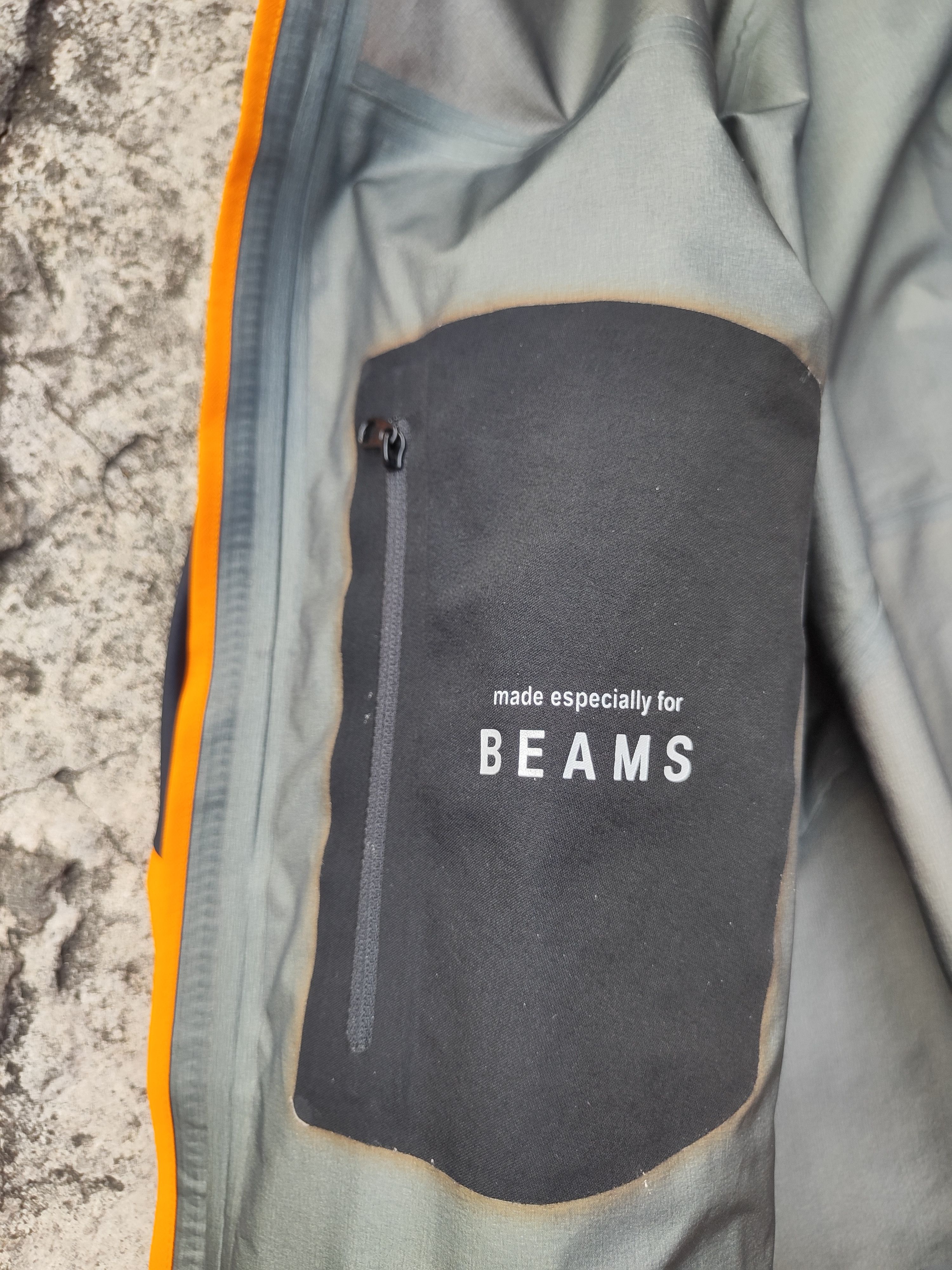 Arc'teryx × Beams Plus Arcteryx x Beams Stinger 35 th Anniversary Size US XS / EU 42 / 0 - 8 Thumbnail