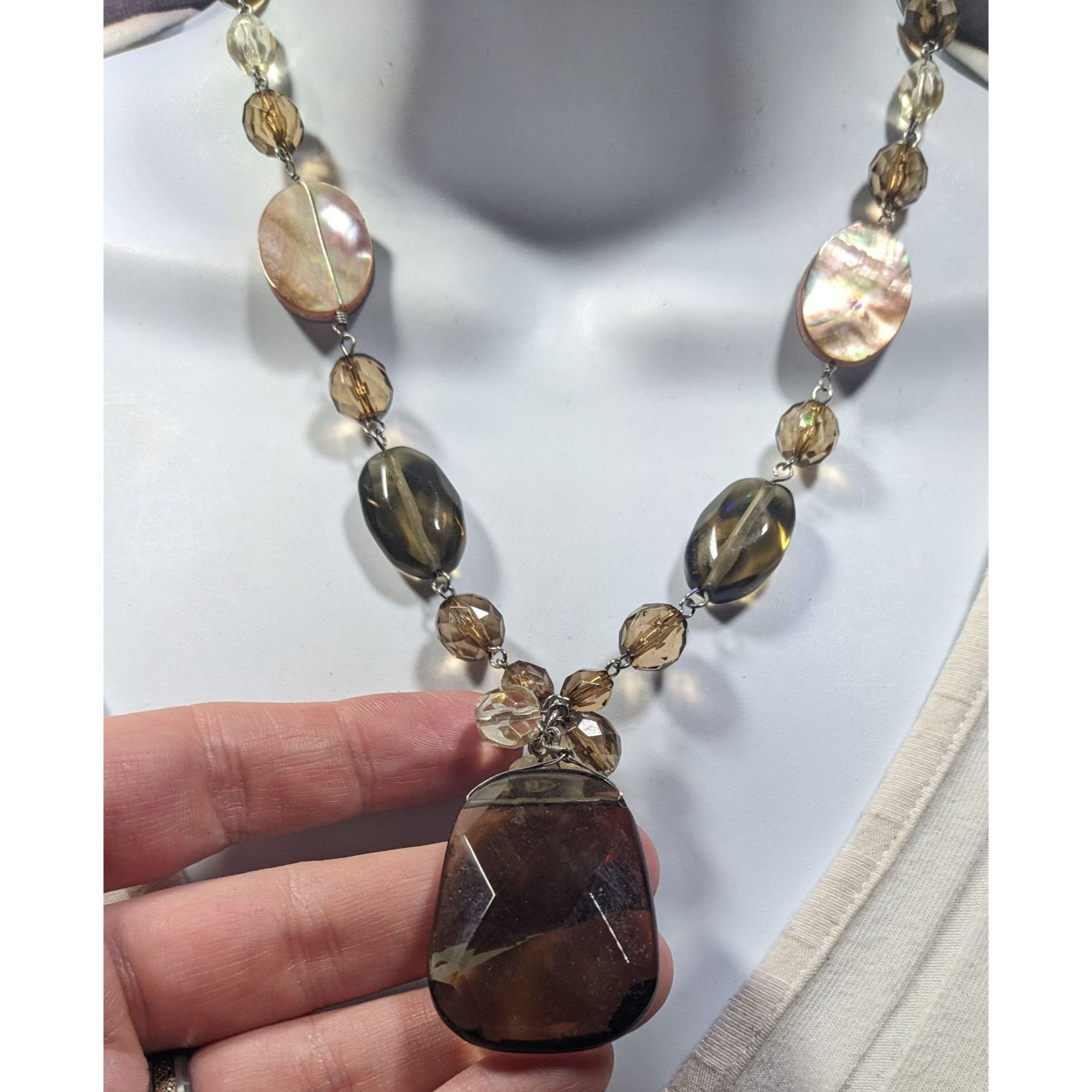 Other Retro Beaded Earth Tone Glass And Shell Necklace Size ONE SIZE - 6 Thumbnail