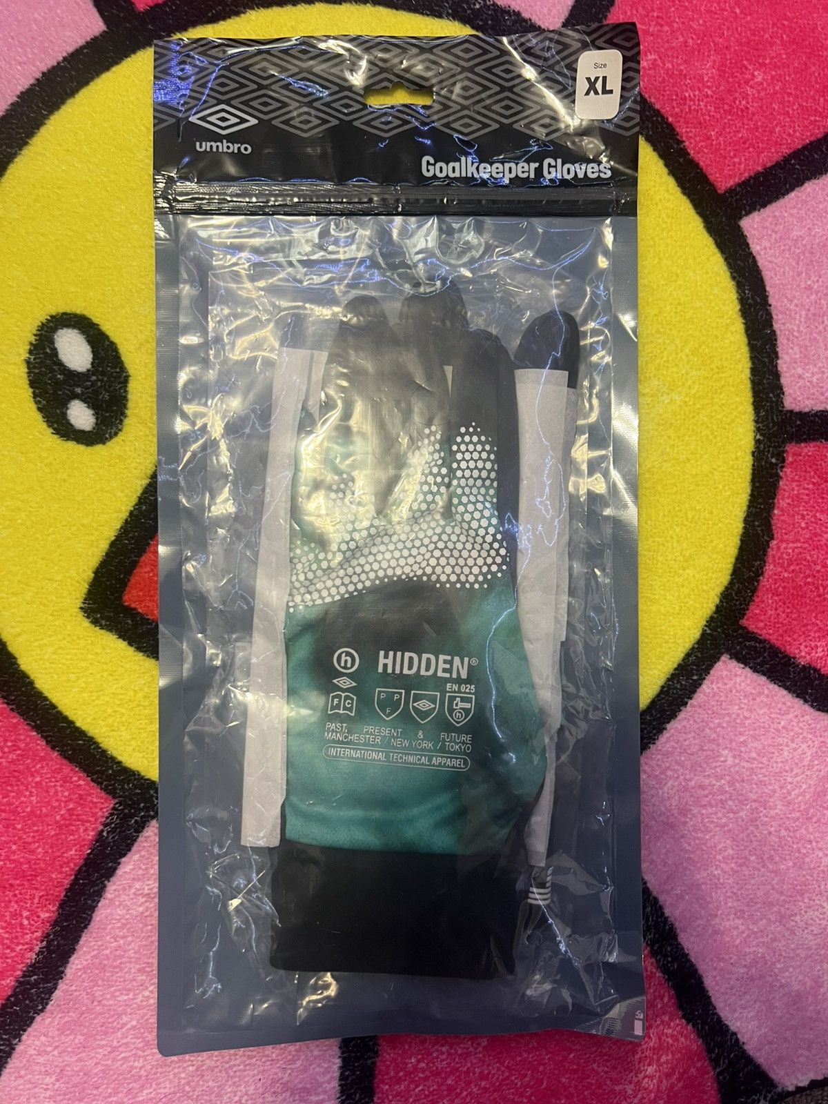 HIDDEN Hidden x Umbro Gloves XL Size ONE SIZE - 1 Thumbnail