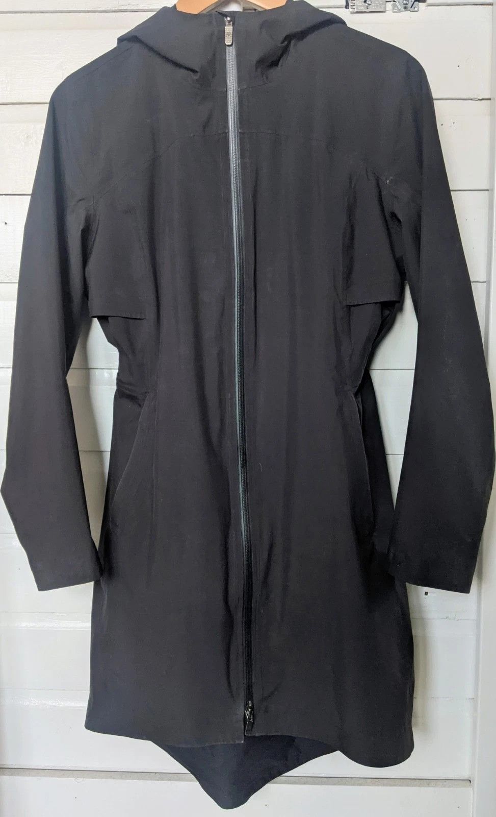 Lululemon lululemon Rain Rebel Waterproof Jacket Black Size 6 Size M / US 6-8 / IT 42-44 - 1 Thumbnail