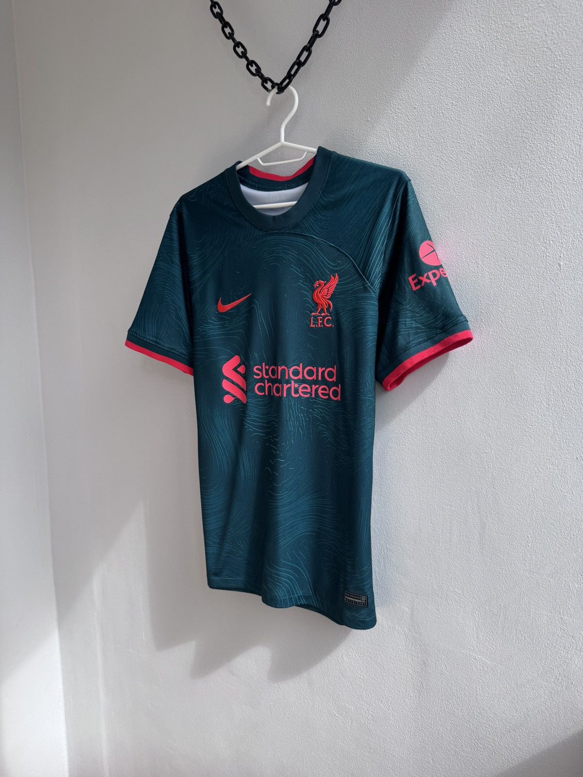 Nike LIVERPOOL 2022 2023 THIRD FOOTBALL SOCCER SHIRT JERSEY NIKE Size US S / EU 44-46 / 1 - 2 Thumbnail