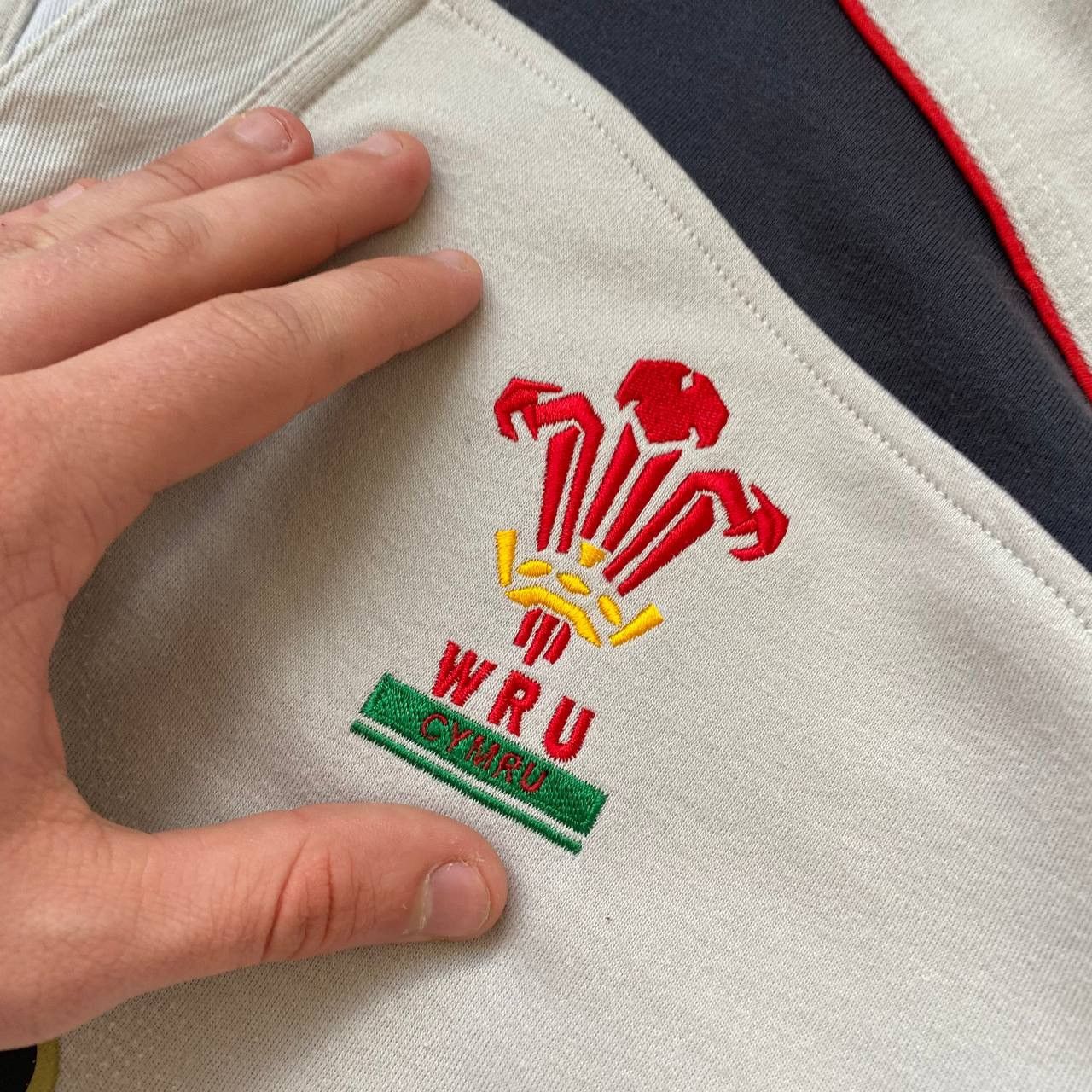 Vintage Reebok WRU Wales Rugby Mens Brains Beer Jersey Gray Size US XXL / EU 58 / 5 - 5 Thumbnail