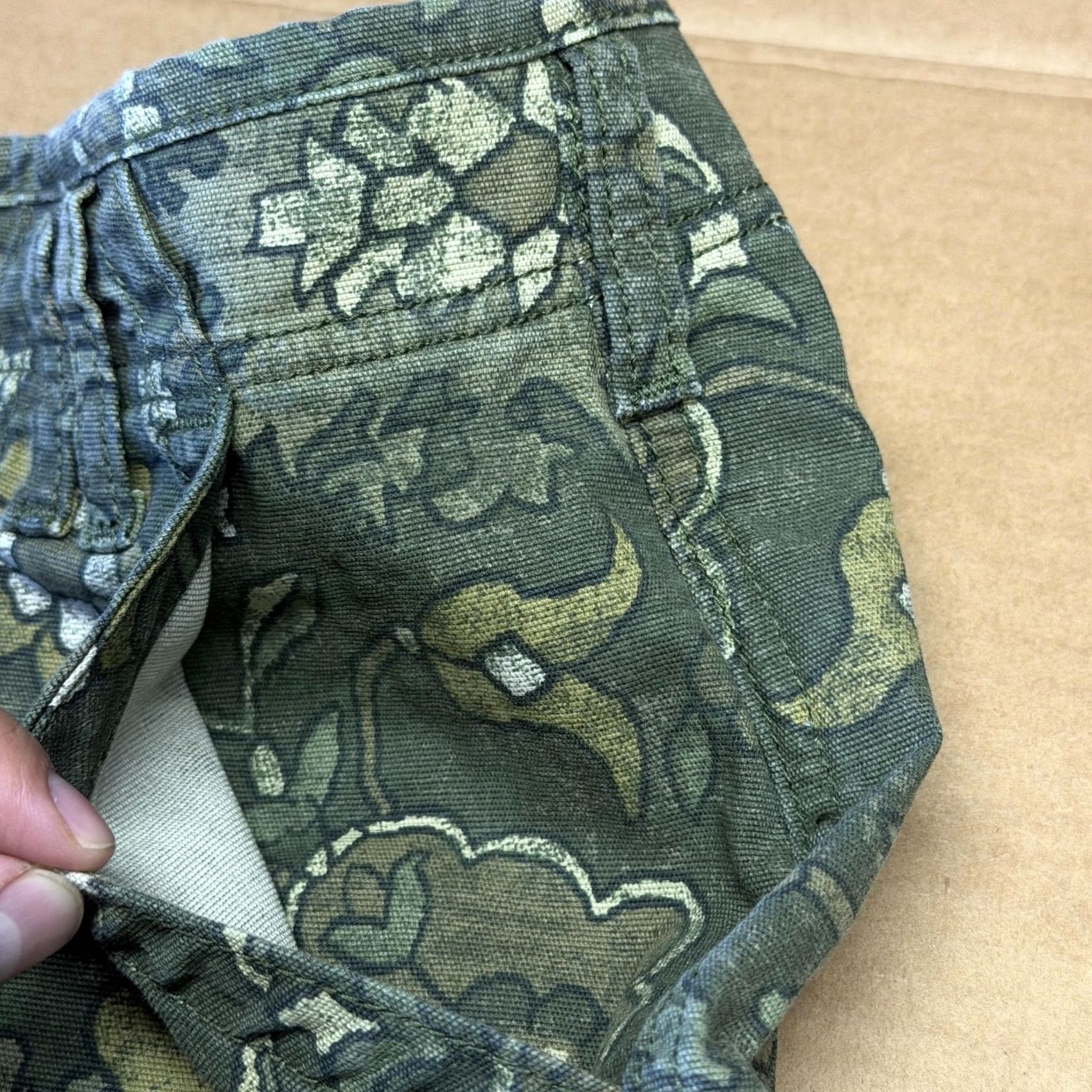 Anthropologie Anthropologie Pants Womens 27 Green Floral Twill Chino Relaxed Straight Pockets Button Fly Spring Casual Mens Womens Girls Boys? Size 27" / US 4 / IT 40 - 7 Thumbnail