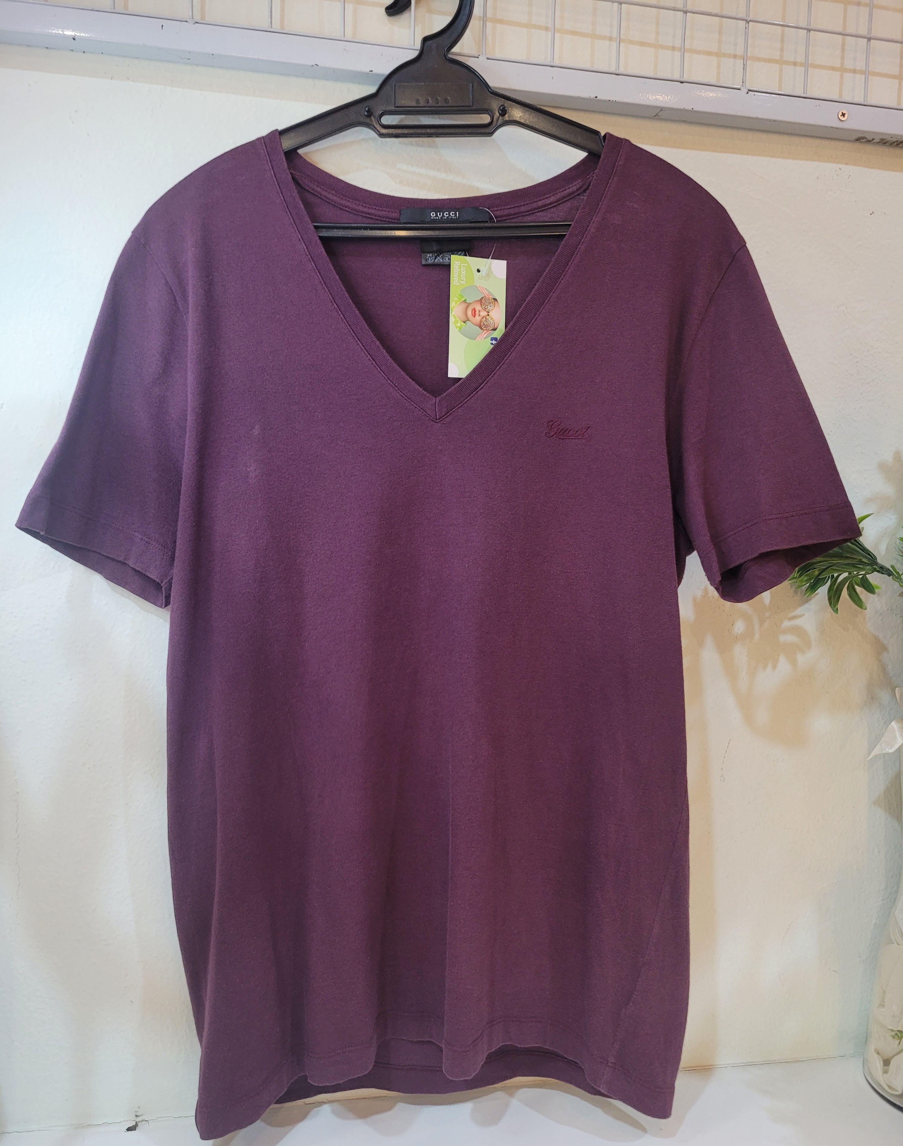 Gucci Gucci Men's Vintage Cotton V-Neck T-Shirt Size US M / EU 48-50 / 2 - 1 Thumbnail