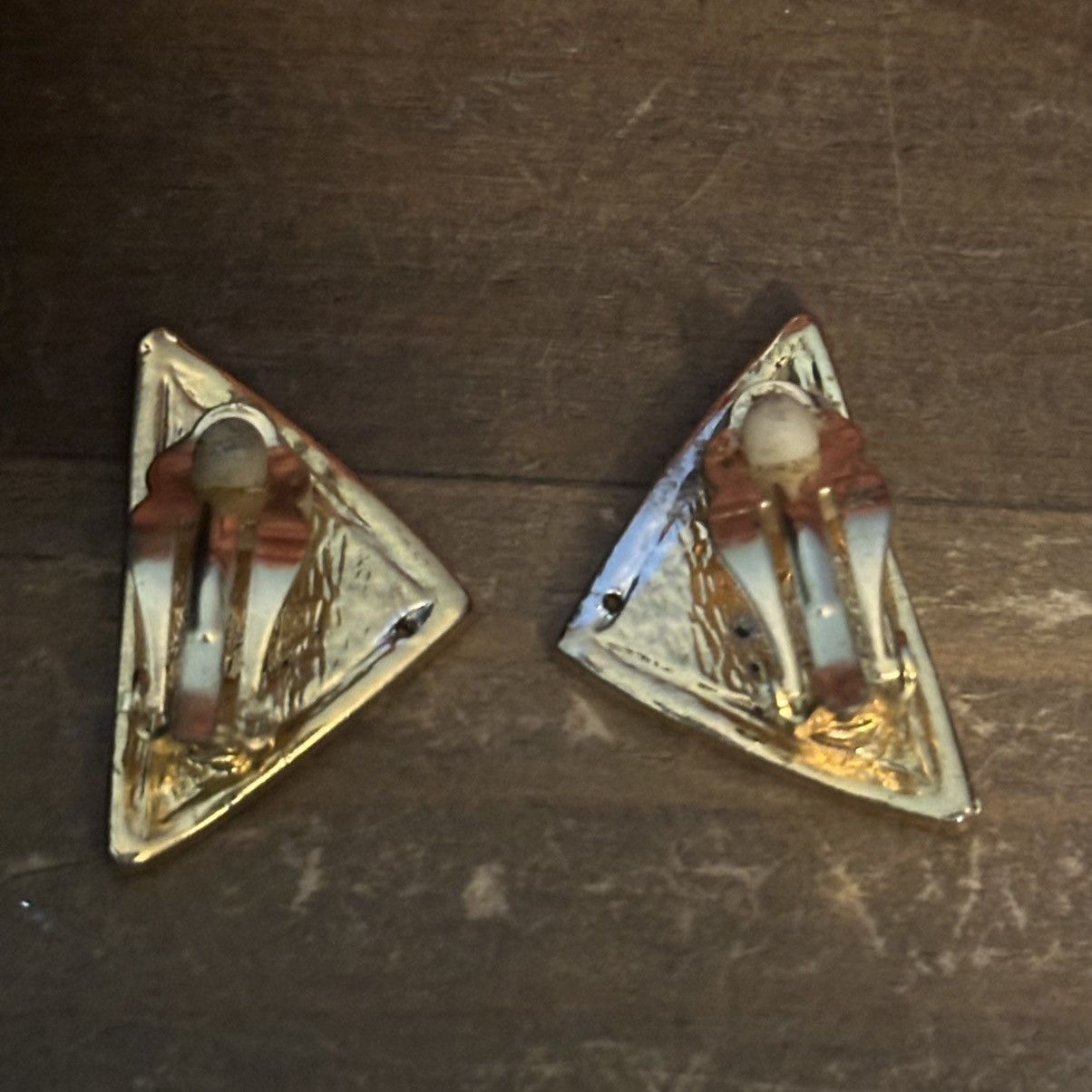 Vintage Vintage gold tone paved wavy triangle clip on earrings Size ONE SIZE - 3 Thumbnail