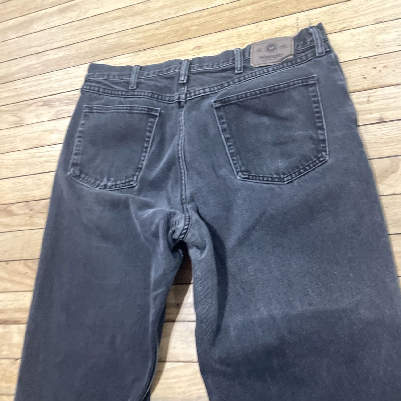 Wrangler VINTAGE Wrangler Jeans Mens 36x32 Relax Y2k Black Fade Wide Straight Denim Jeans Size US 36 / EU 52 - 4 Thumbnail