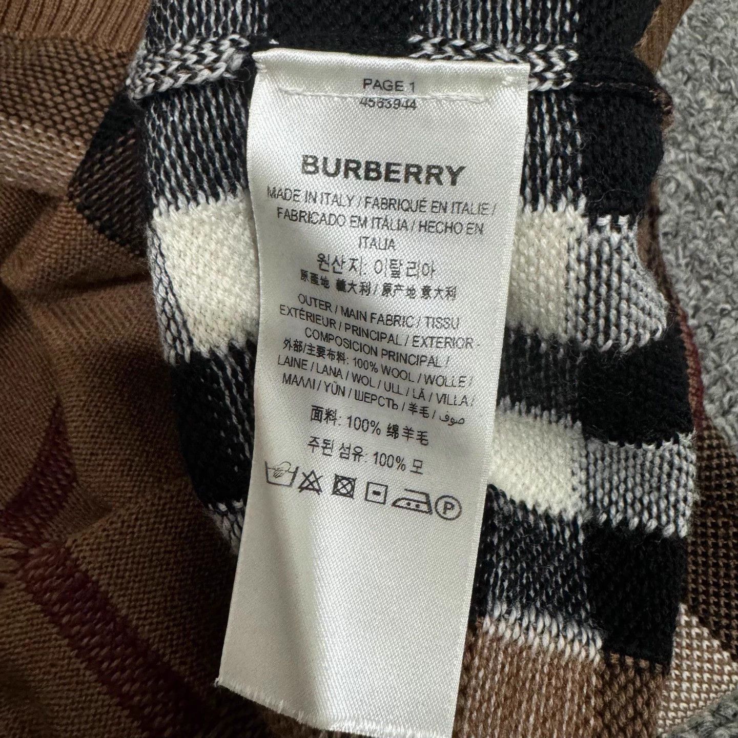 Burberry Burberry Classic Check Wool Sweater M LS 99 New Size US M / EU 48-50 / 2 - 4 Thumbnail
