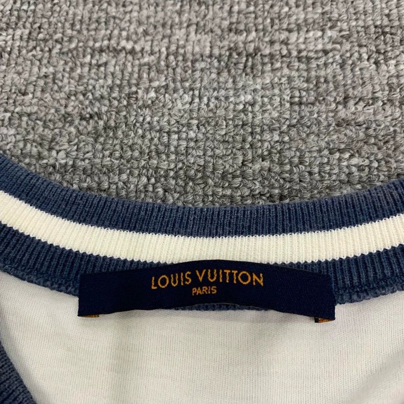 Louis Vuitton Louis Vuitton White inverted logo short sleeve Size US XL / EU 56 / 4 - 5 Thumbnail
