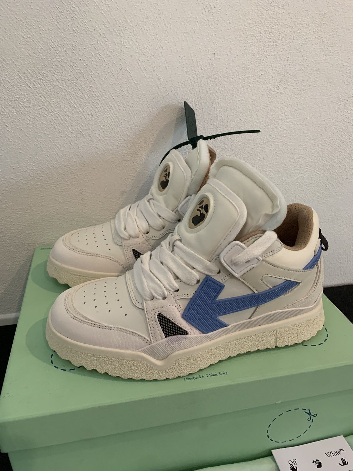Off-White Off-White MidTop Sponge SNKRS Pristine Size US 7 / EU 40 - 1 Thumbnail