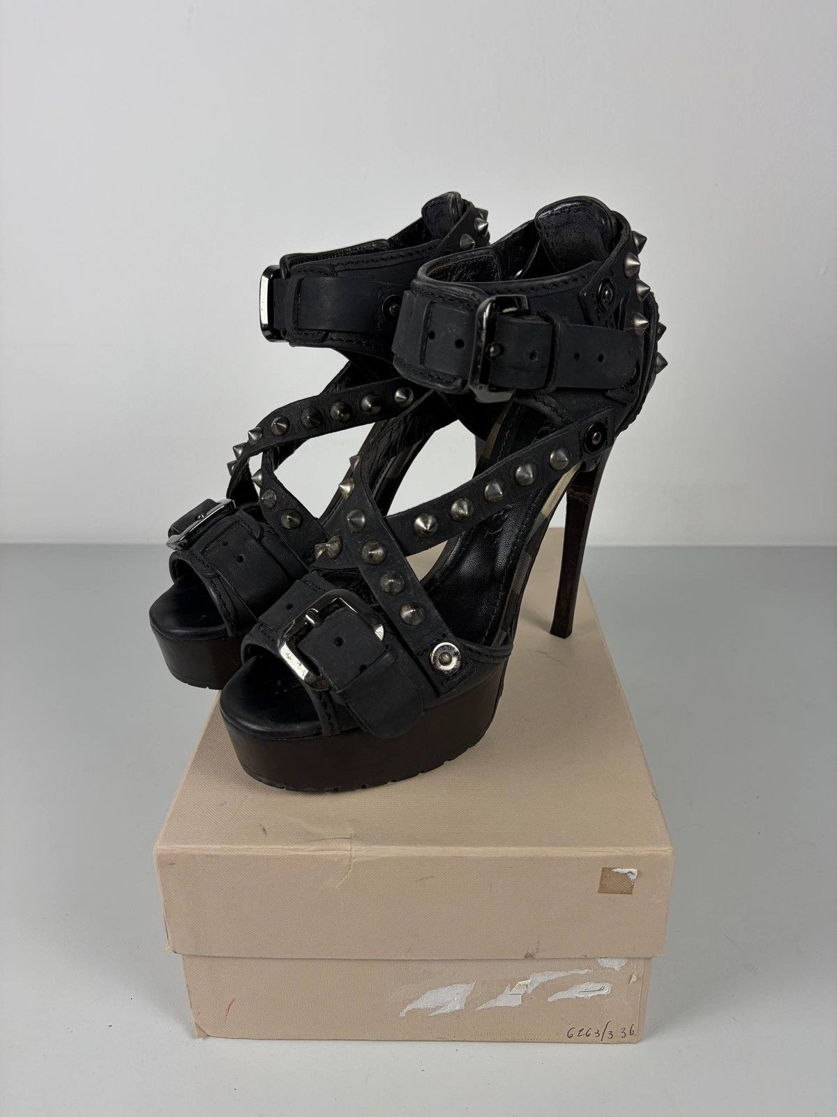 Burberry Burberry studded gladiator heels Size US 8 / IT 38 - 8 Thumbnail