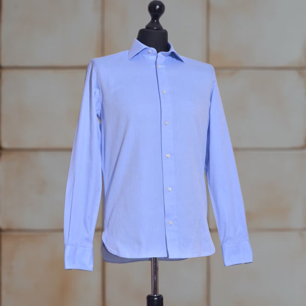 Vintage Boggi Milano Custom Fit Men's Light Blue Cotton Oxford Dress Shirt 39 15.5 Shirt Men Blue Oxford Dress Shirt Mens 15.5 (Regular) Size 42R - 1 Thumbnail