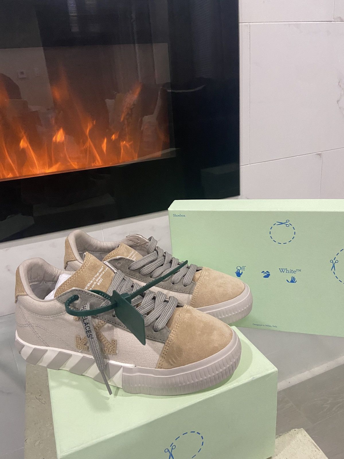 Off-White Off-White Low Vulcanized Sneakers Women’s EU 37 Size US 6.5 / IT 36.5 - 8 Thumbnail