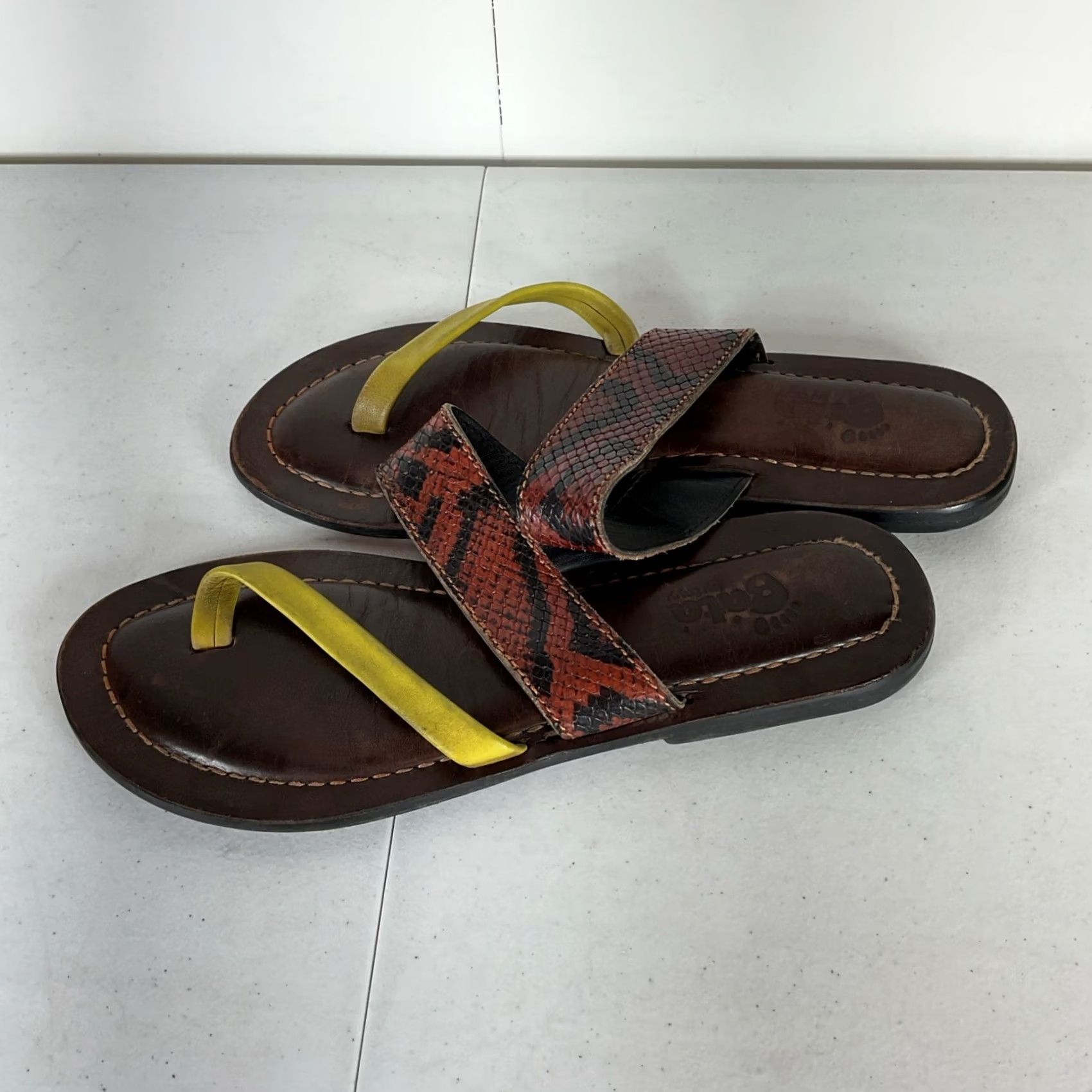 Bata VINTAGE Bata Red Snakeskin Leather Strappy Flat Toe Post Sandals Women 9 ITALY Size US 9 / IT 39 - 5 Thumbnail