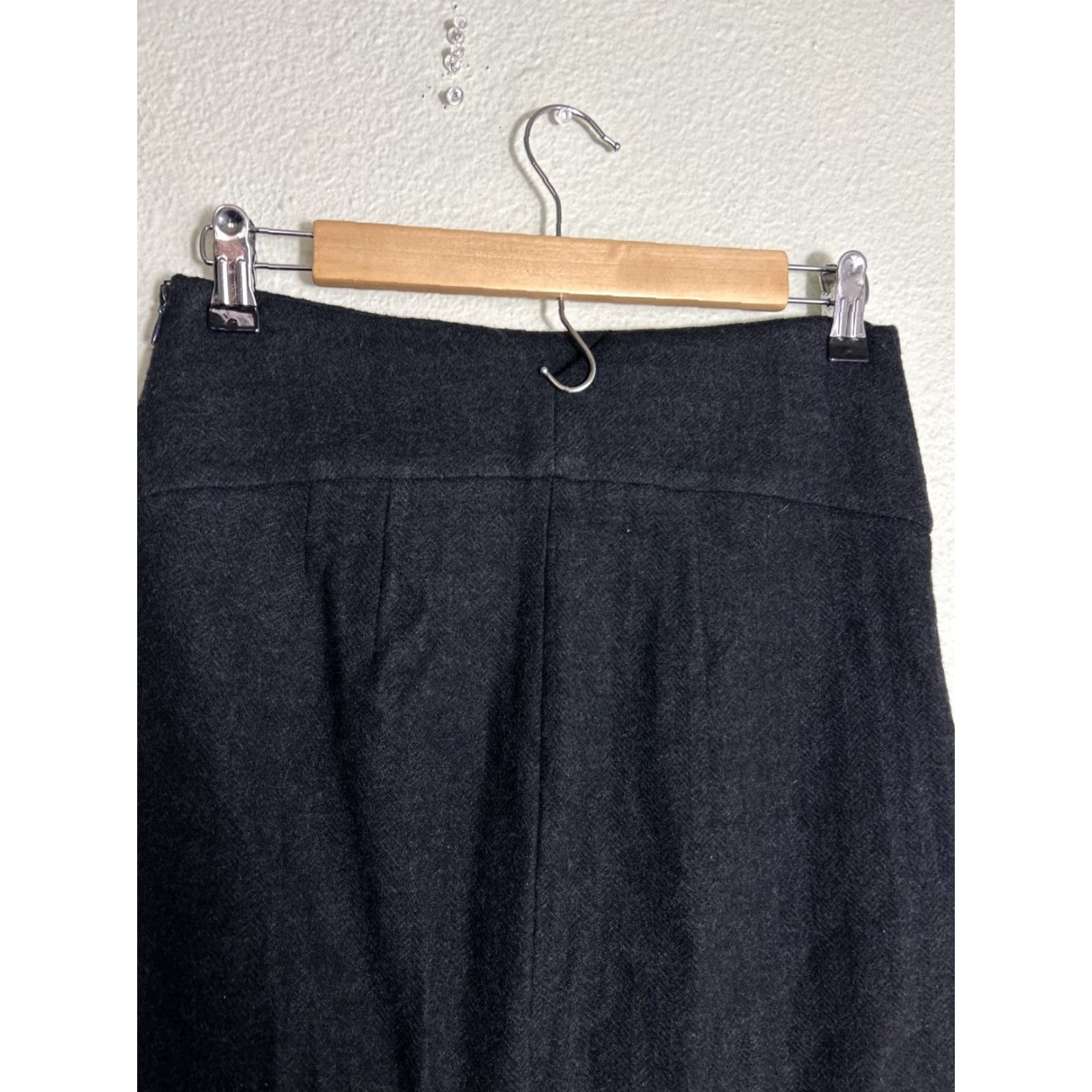 Banana Republic BANANA REPUBLIC Women's Herringbone Pencil Skirt 100% Wool Size 6 Dark Gray Size 28" / US 6 / IT 42 - 6 Thumbnail