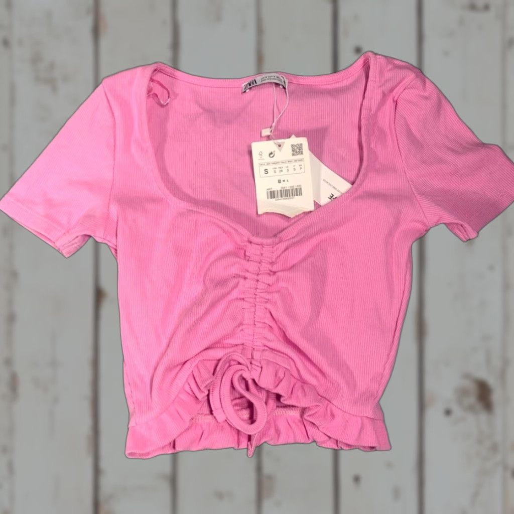 Zara Zara Pink Ruched Crop Top S Tank Tee NWT Women Small Pink Ruched Crop Top Tank Tee S Womens NWT Zara Pink Ruched Crop Top S Tank Tee Size S / US 4 / IT 40 - 1 Thumbnail