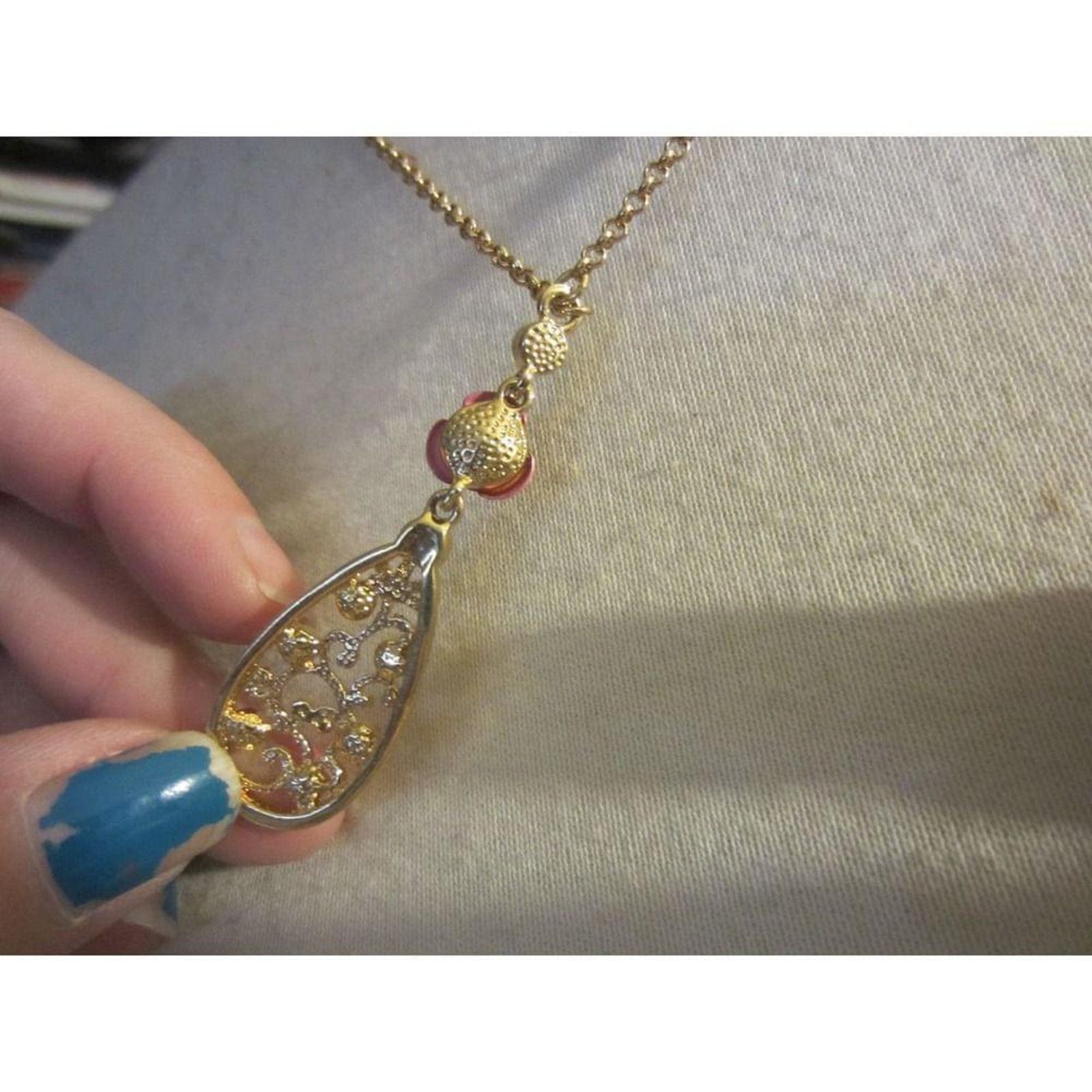 Vintage Gold Floral Teardrop Pendant Necklace Pink Rose Rhinestone Size ONE SIZE - 9 Thumbnail