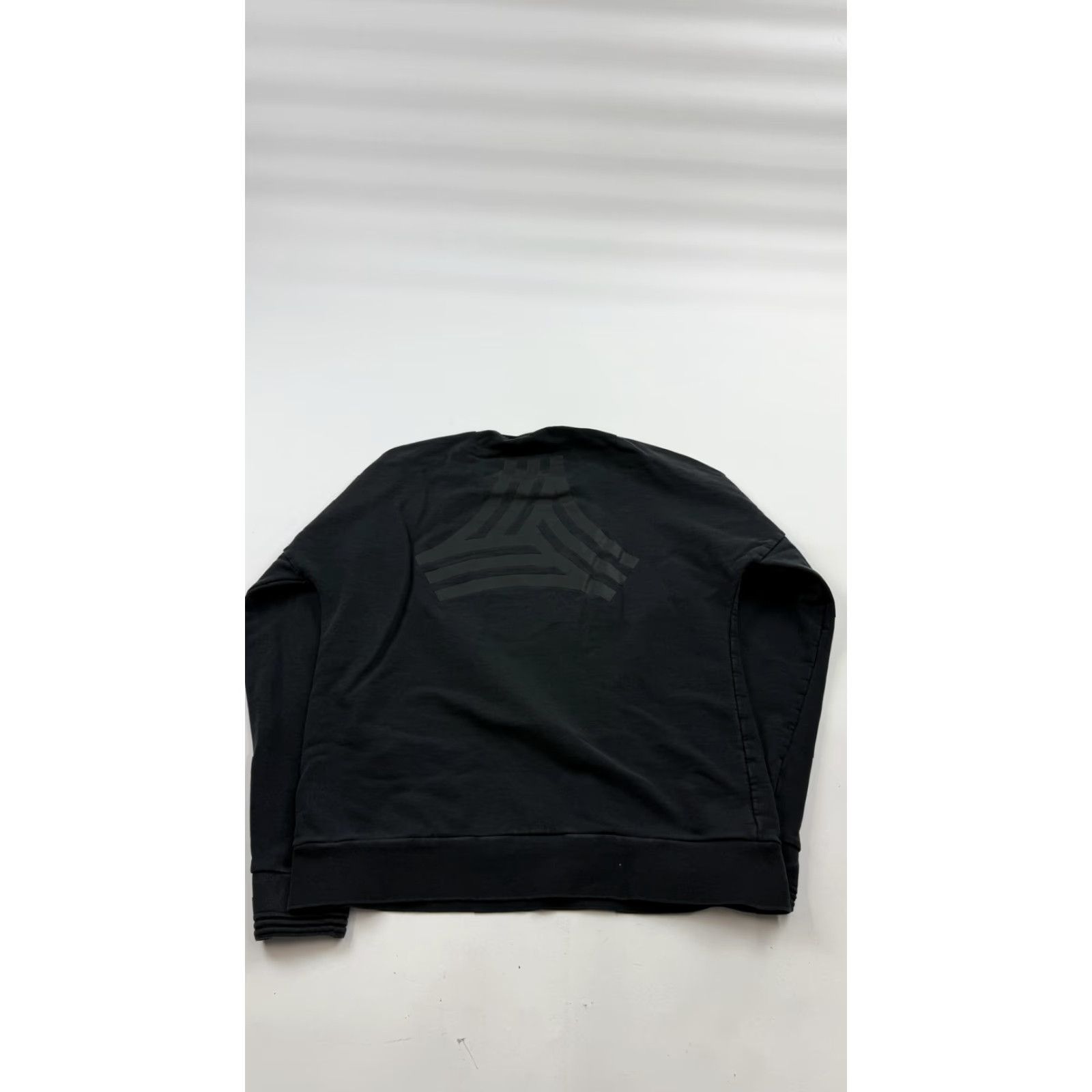Adidas Adidas Sweatshirt Mens M Black Crewneck Tonal Embroidered Logo Back Print Size US M / EU 48-50 / 2 - 6 Thumbnail