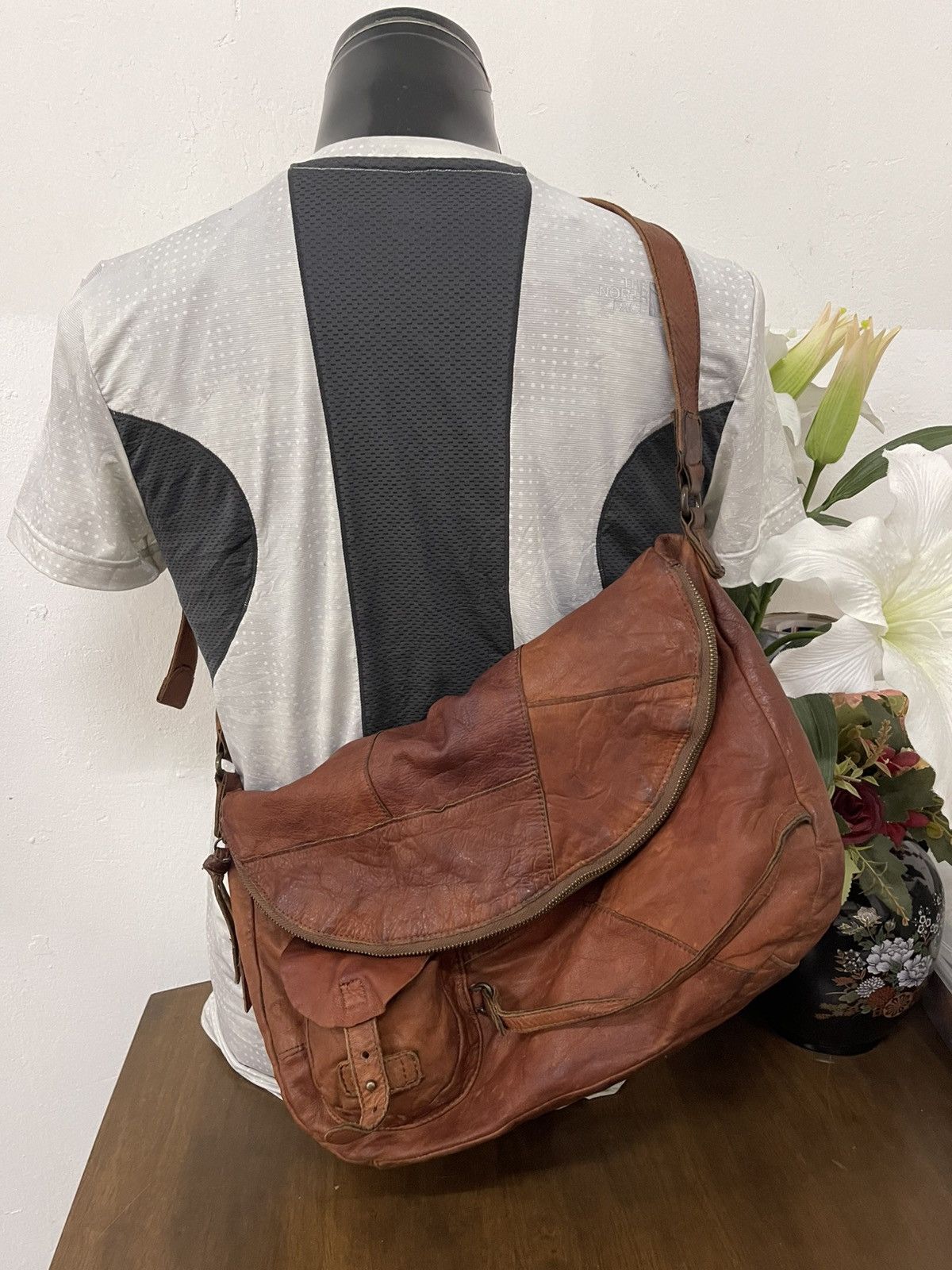 And A × Genuine Leather × Japanese Brand Leather Messenger Crossbody bag Size ONE SIZE - 21 Thumbnail