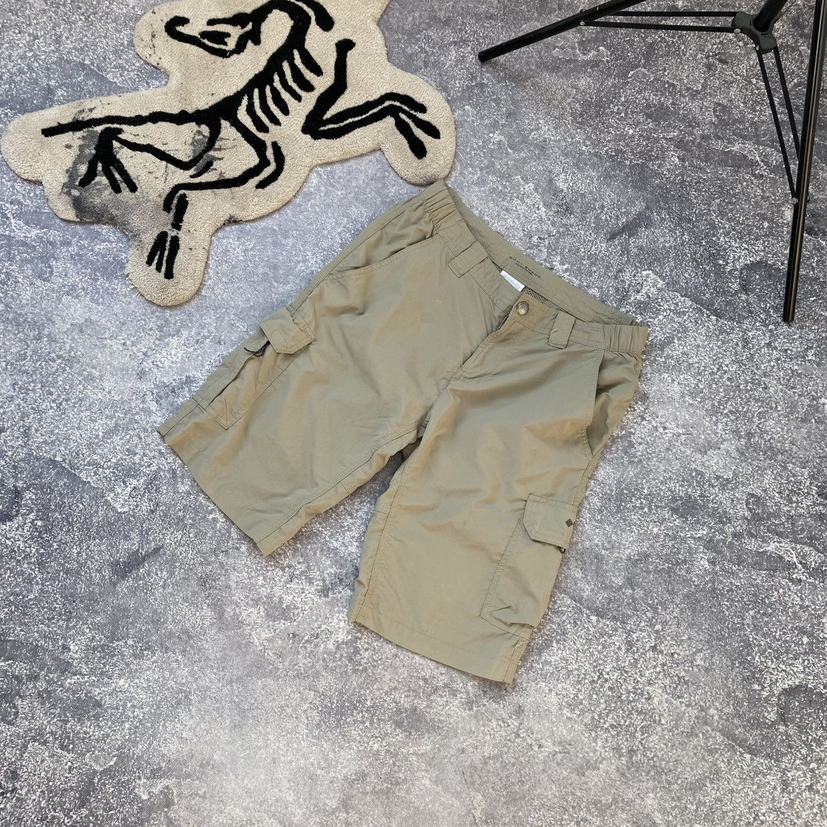 Columbia Men’s Columbia Small logo Cargo outdoor shorts Size US 32 / EU 48 - 1 Thumbnail