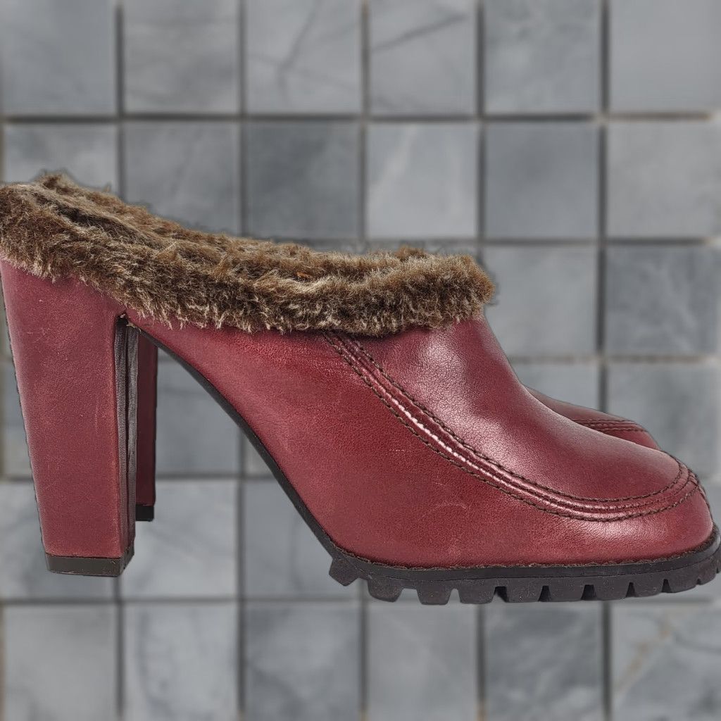 XOXO VINTAGE XOXO 90s Burgundy Leather CLOG Heels Fur Trim Mule Size 5.5 Ladies Size US 6 / IT 36 - 1 Thumbnail