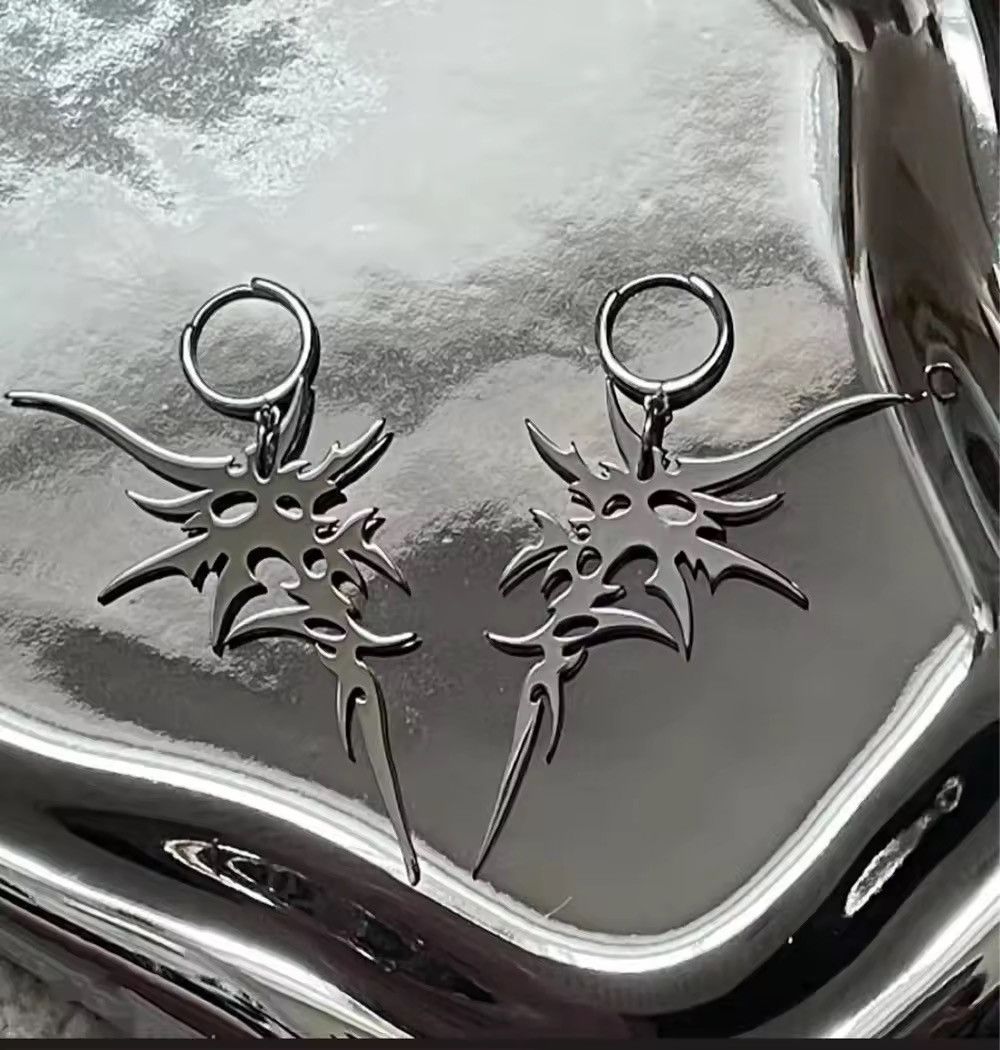 Japanese Brand × Jewelry Irregular Thorns Drop Earrings Size ONE SIZE - 2 Thumbnail