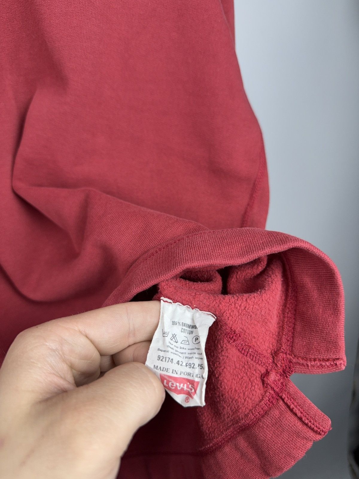 Levi's 90s Vintage Levi’s Red Henley Sweatshirt Made in Portugal Size US L / EU 52-54 / 3 - 7 Thumbnail
