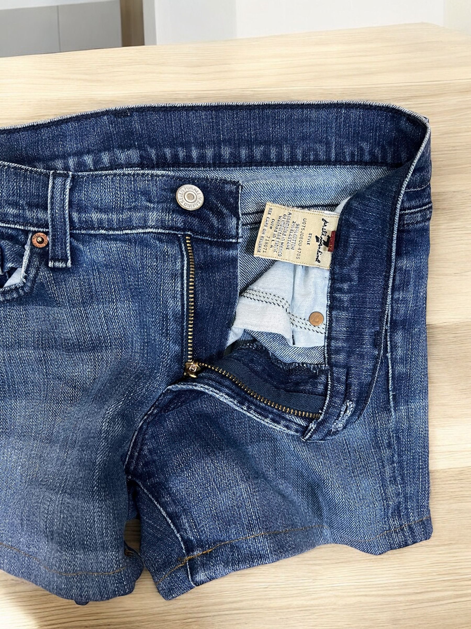 7 For All Mankind 7 for all Mankind denim mini shorts size 27 Size 27" / US 4 / IT 40 - 3 Thumbnail