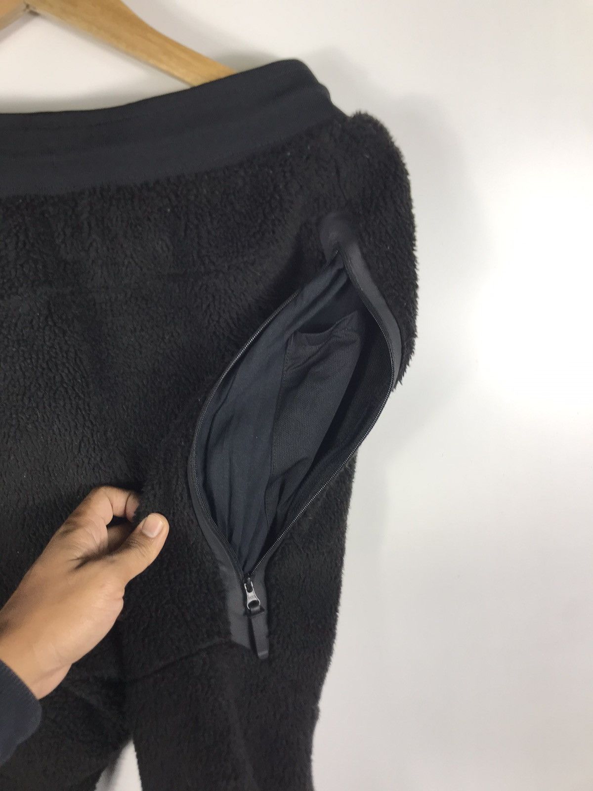 Nike 🔥Nike Embroidered Sherpa Fleece Zipper Sweatpants Size US 33 - 15 Thumbnail