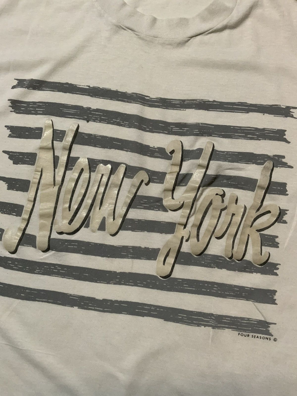 Vintage Vintage New York Four Seasons Single Stitch Souvenir T-Shirt Size US L / EU 52-54 / 3 - 5 Thumbnail