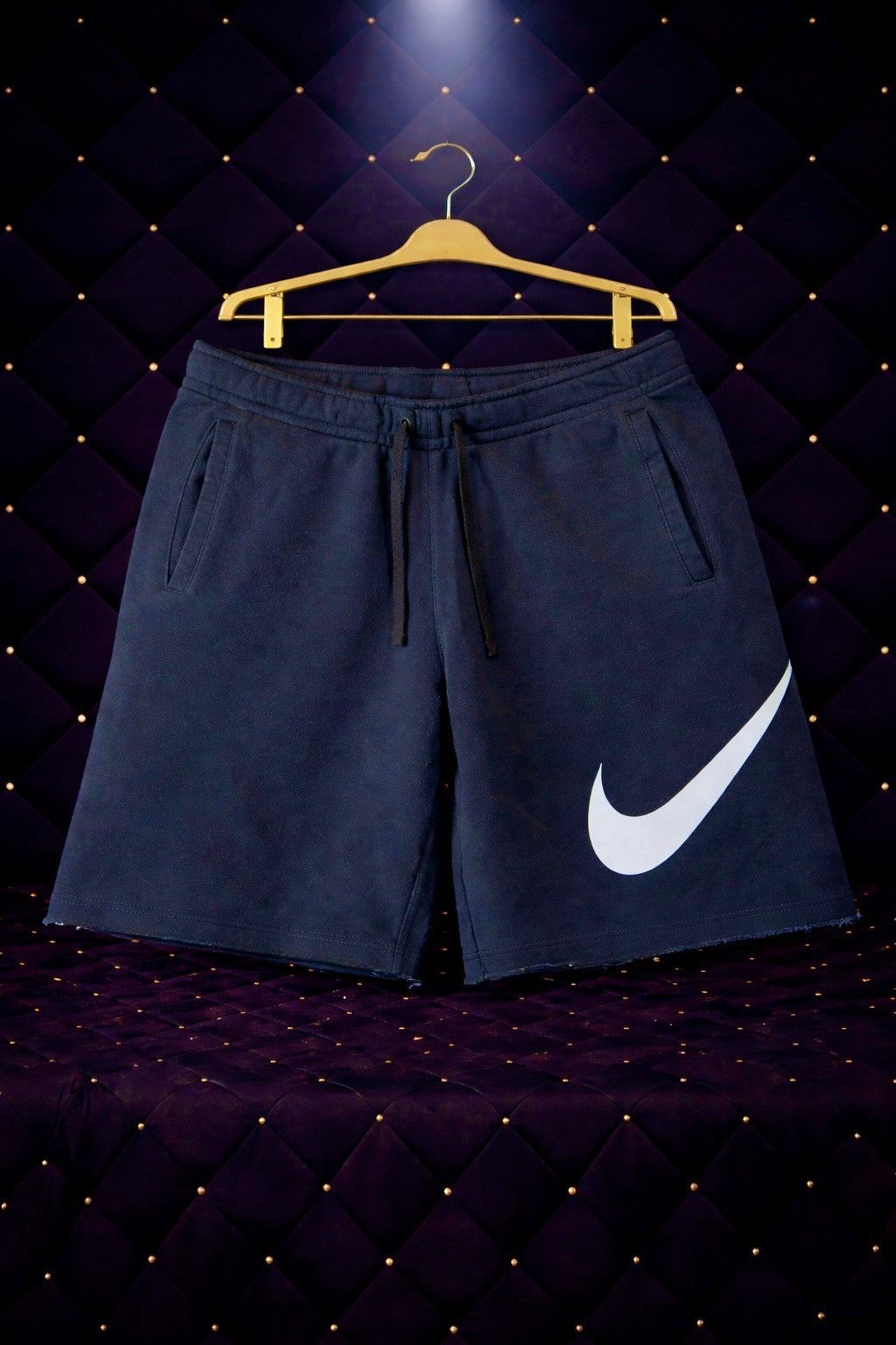 Nike NIKE BIG SWOOSH LOGO FLEECE RAW HEM SWEAT SHORTS Size US 32 / EU 48 - 1 Preview