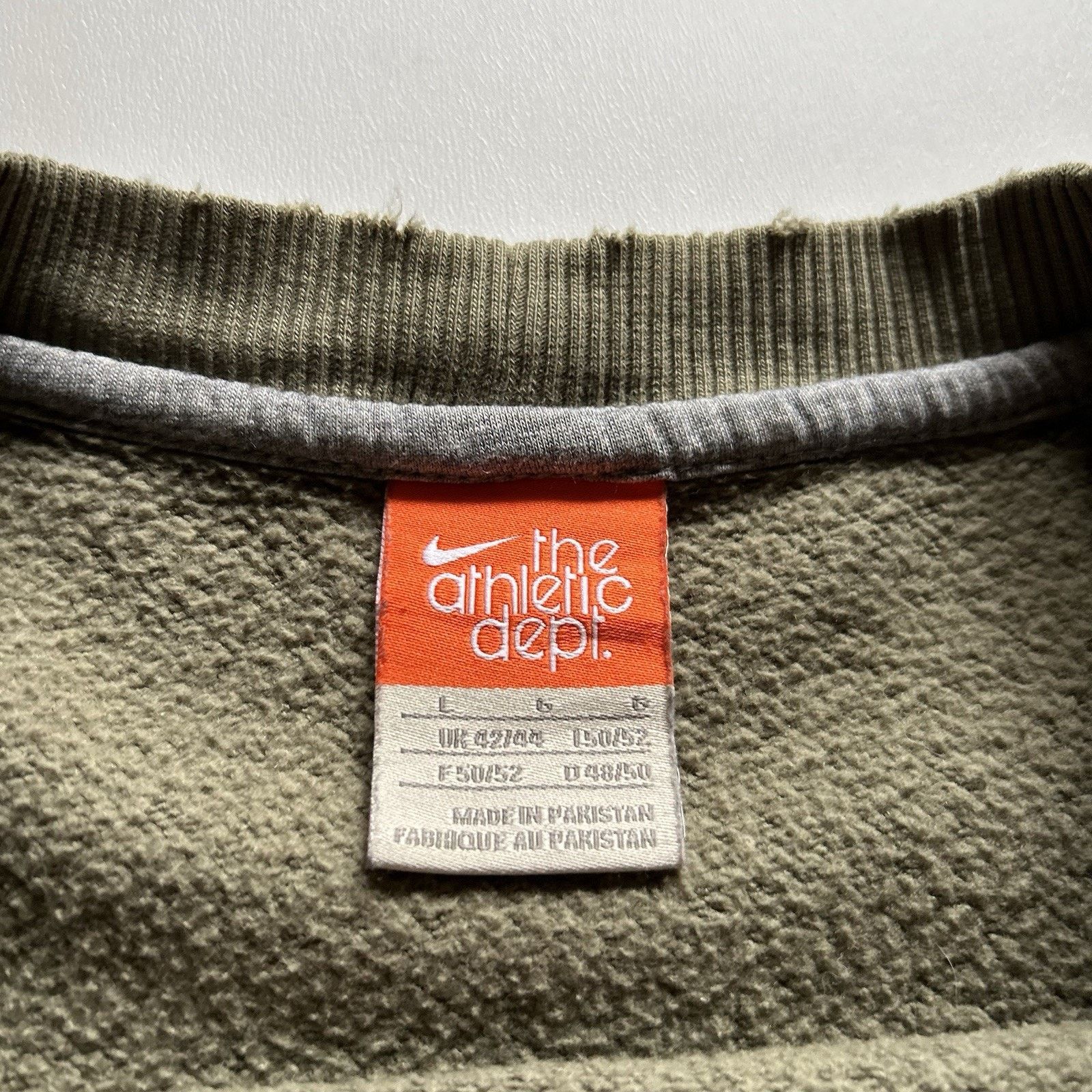 Nike Vintage Nike Crewneck Sweatshirt Mini Swoosh Y2K Green Large Size US L / EU 52-54 / 3 - 10 Thumbnail