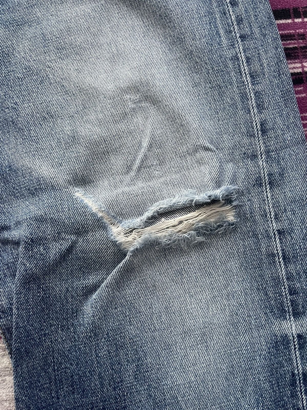 Levi's × Vintage VINTAGE DISTRESSED LEVI’S BIG’E’ 702 BUCKLE BACK SELVEDGE Size US 35 - 8 Thumbnail