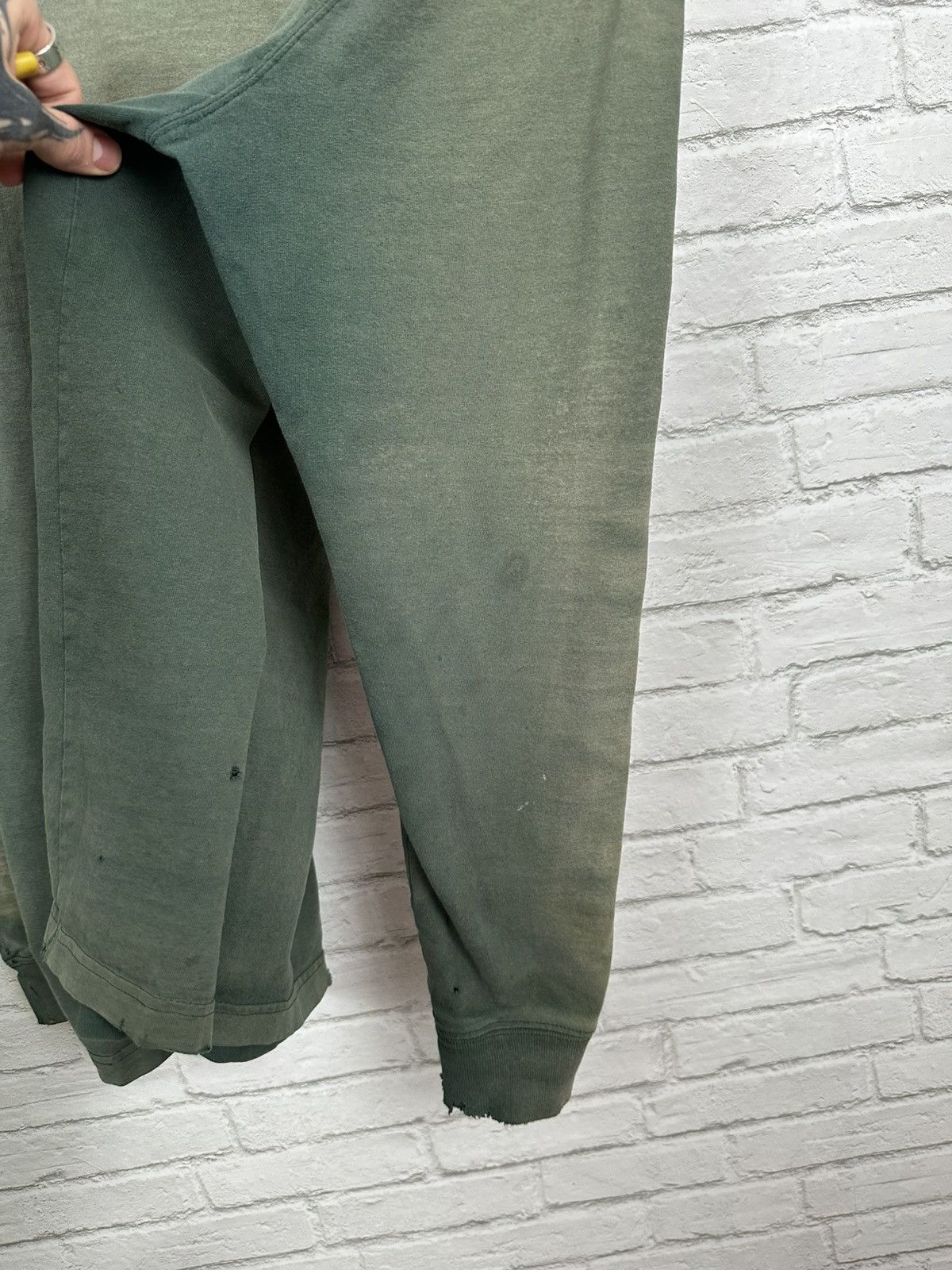 Carhartt (M) BEAUTIFUL FADED THRASHED Carhartt Longsleeve Tee Size US M / EU 48-50 / 2 - 15 Thumbnail