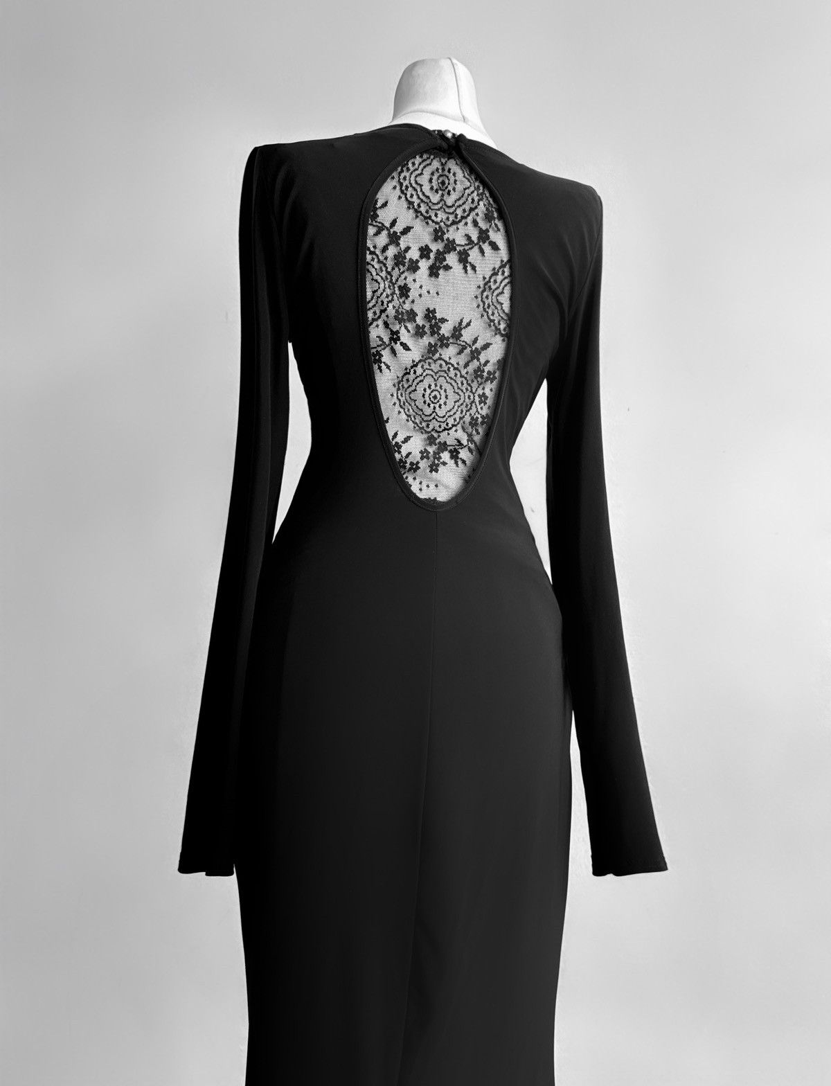 Vintage Dramatic long dress with long sleeves and lace back Size S / US 4 / IT 40 - 3 Thumbnail