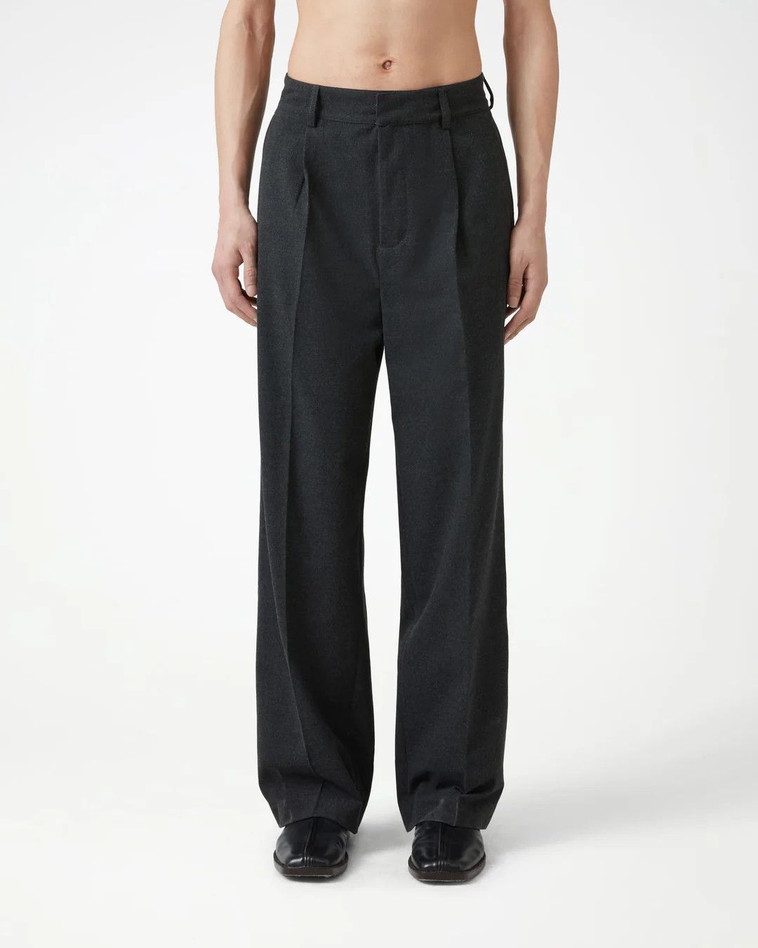 Daniel Simmons Soft Handle Essential Pleated Trousers - Charcoal Grey (30) Size US 30 / EU 46 - 1 Thumbnail