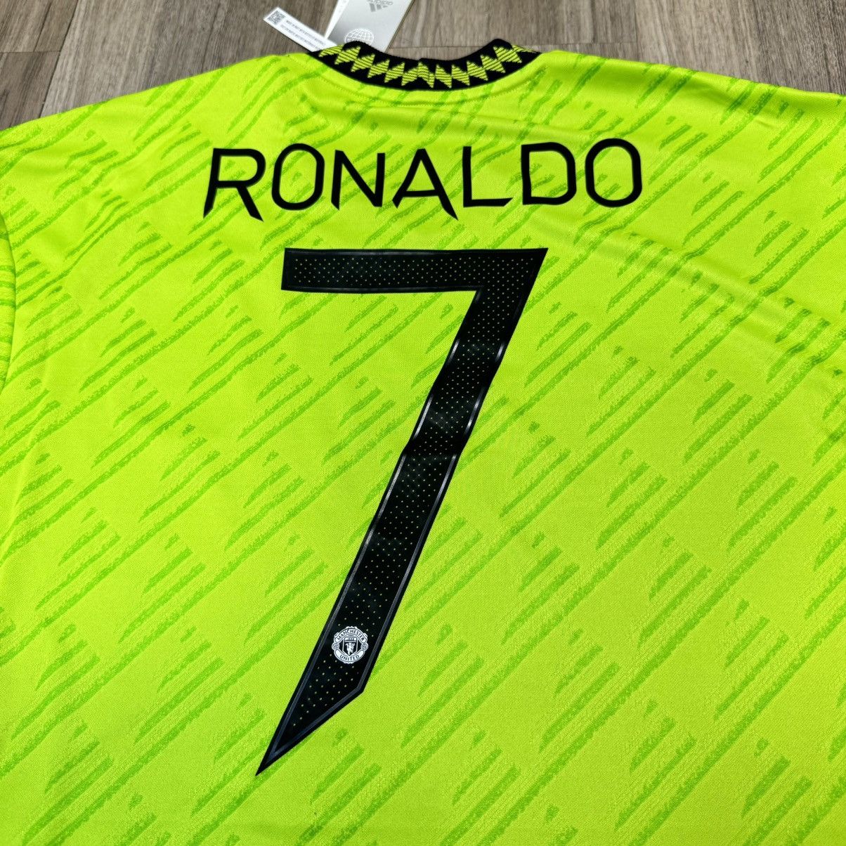 Adidas Manchester United 22/23 player issue shirt #7 Ronaldo (bnwt) Size US L / EU 52-54 / 3 - 4 Thumbnail