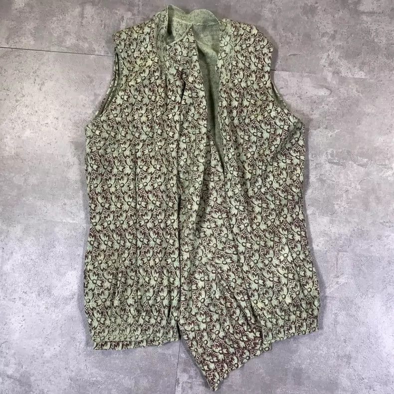 Comme des Garcons Comme Des Garcons Deconstructing Sleeveless Knitted Vest Size M / US 6-8 / IT 42-44 - 1 Thumbnail