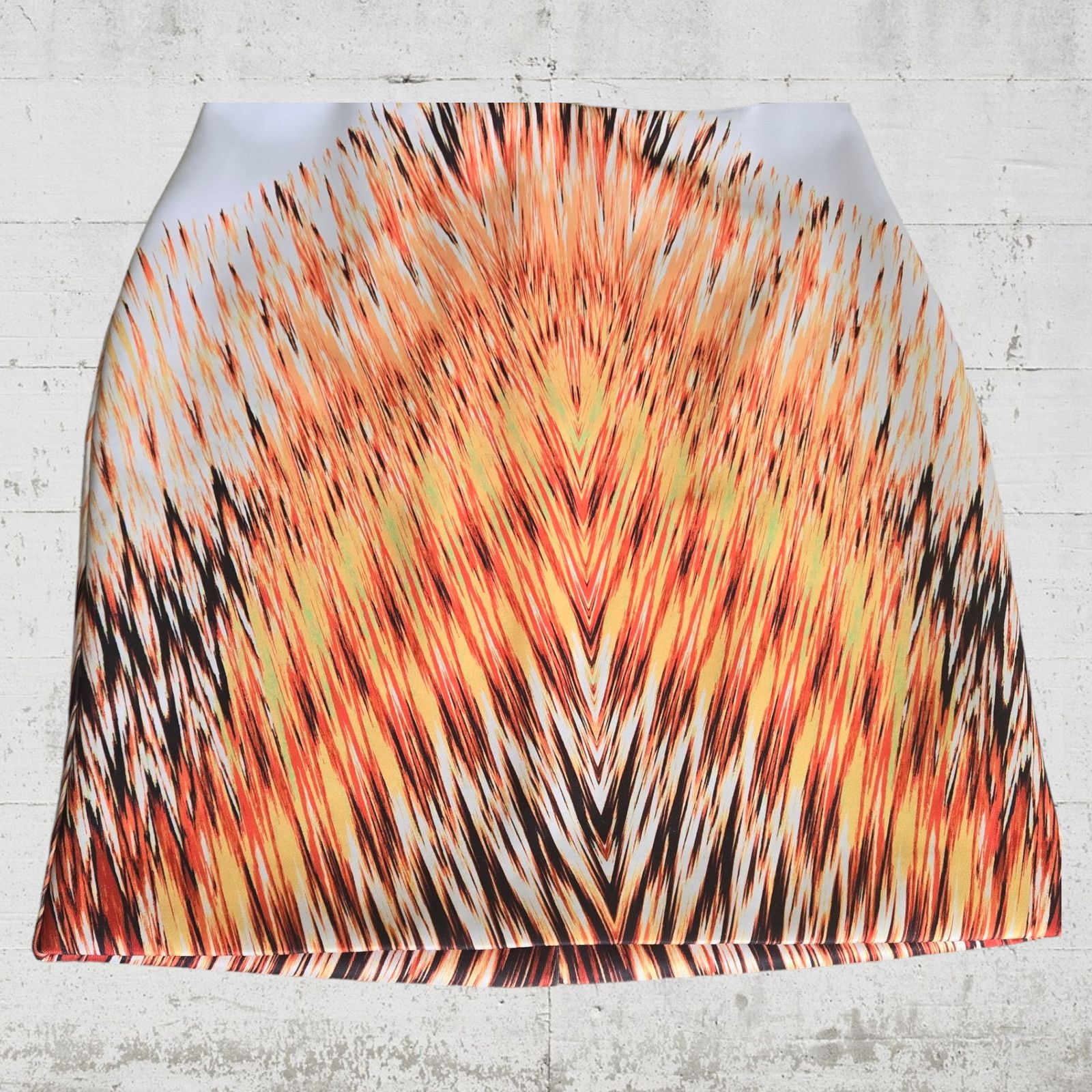 Guess Guess White Orange Fiery Pencil Skirt Size Medium Size 30" / US 8 / IT 44 - 2 Thumbnail
