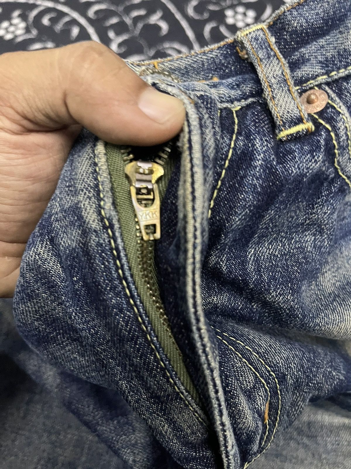 Beauty Beast 90s DRAGON JEANS FLAME POCKET SALVEDGE DISTRESSED Size US 28 / EU 44 - 8 Thumbnail